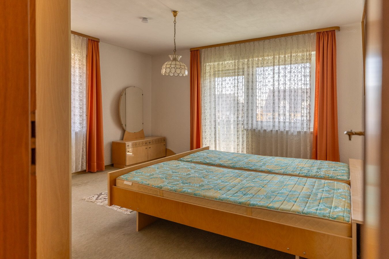 Immobilienangebot - Großaitingen - Alle - Großzügiges Zweifamilienhaus mit Ausbaureserve auf sonnigem Traumgrundstück in Großaitingen