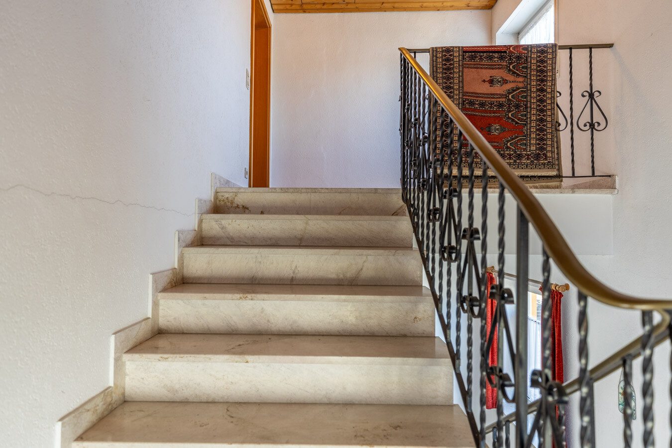 Immobilienangebot - Großaitingen - Alle - Großzügiges Zweifamilienhaus mit Ausbaureserve auf sonnigem Traumgrundstück in Großaitingen
