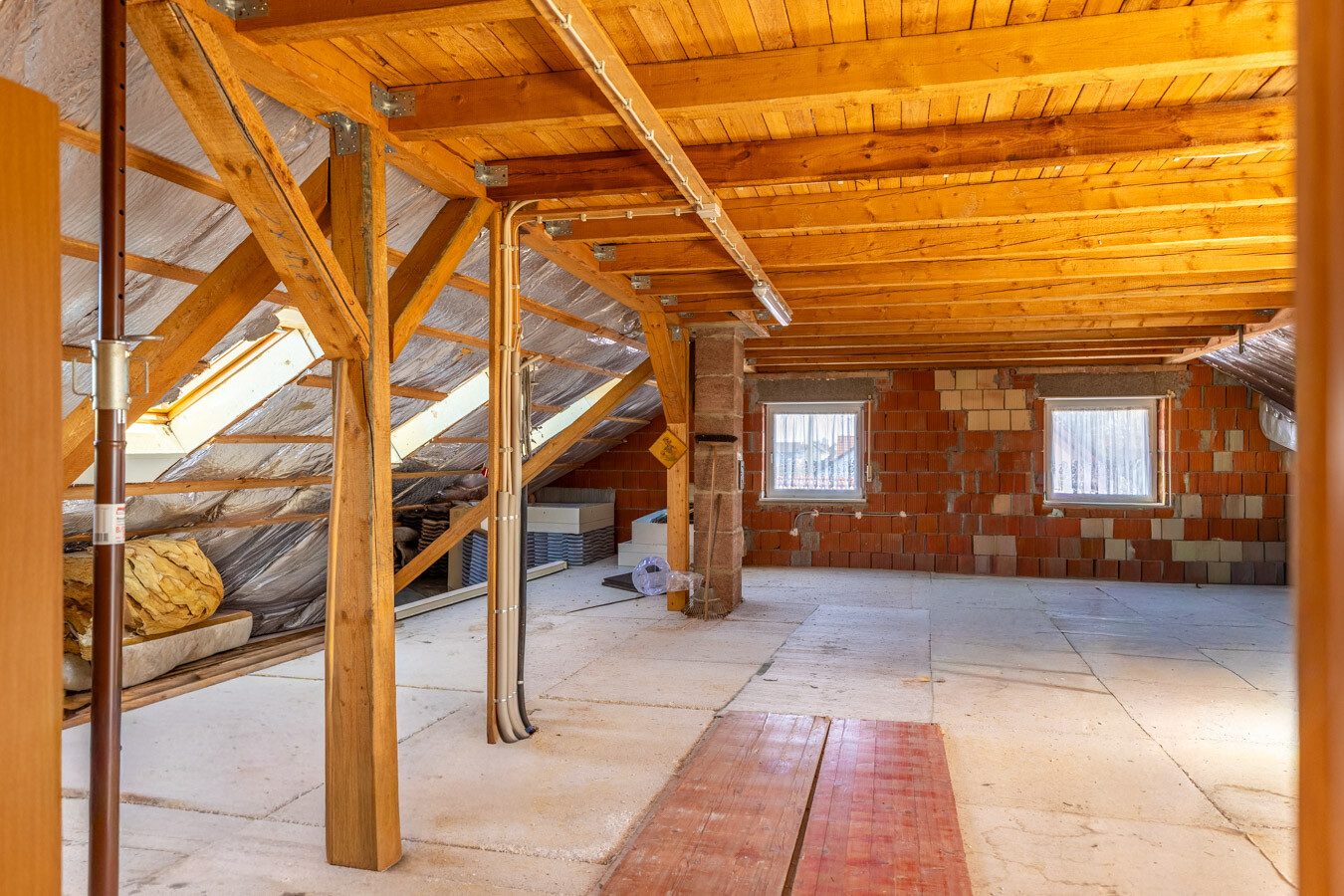 Immobilienangebot - Großaitingen - Alle - Großzügiges Zweifamilienhaus mit Ausbaureserve auf sonnigem Traumgrundstück in Großaitingen