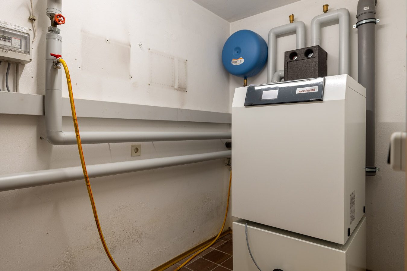 Immobilienangebot - Großaitingen - Alle - Großzügiges Zweifamilienhaus mit Ausbaureserve auf sonnigem Traumgrundstück in Großaitingen