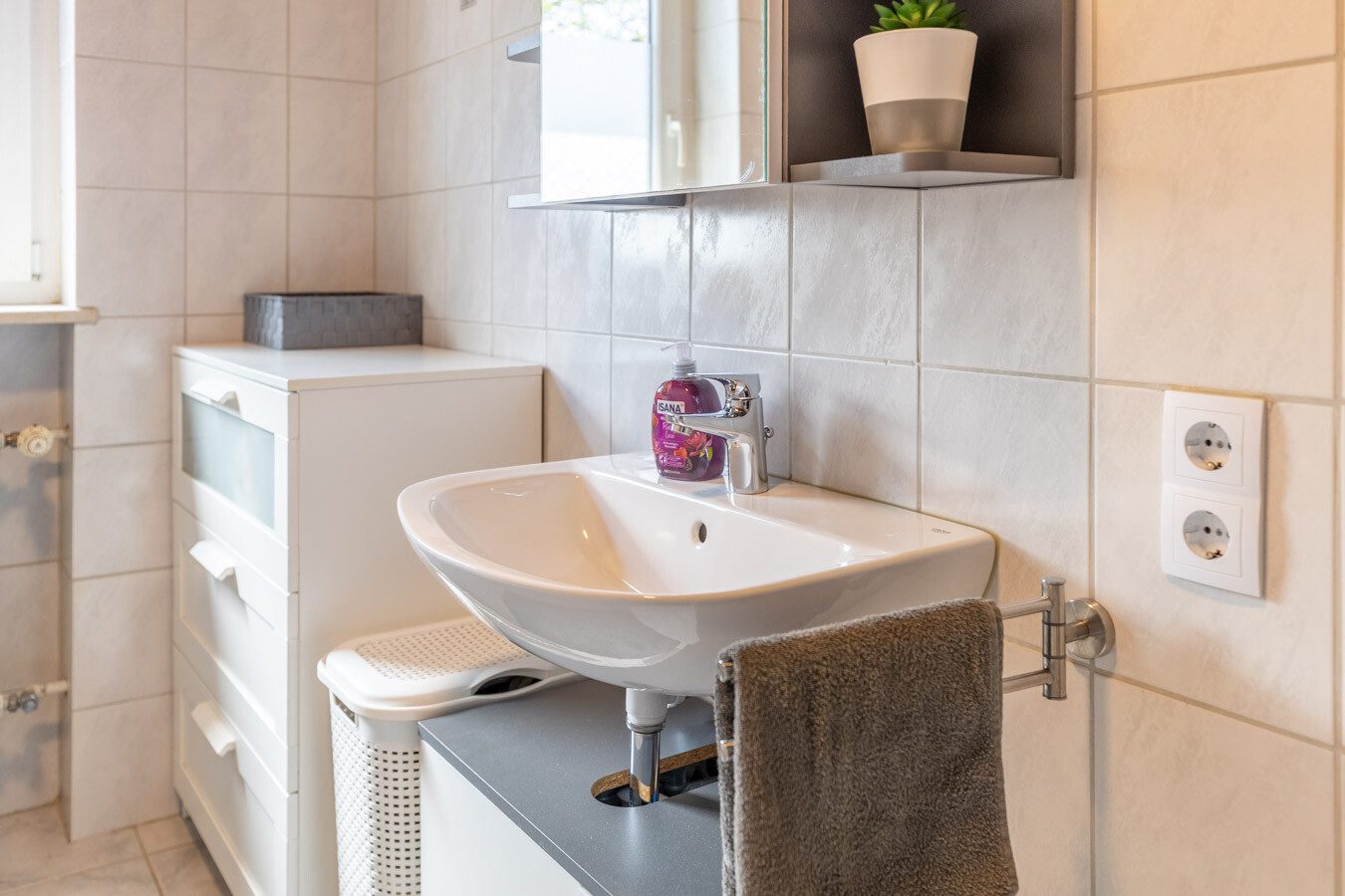 Immobilienangebot - Hofstetten / Hagenheim - Alle - Modernisiert und gepflegt - Attraktive Etagenwohnung mit Balkon