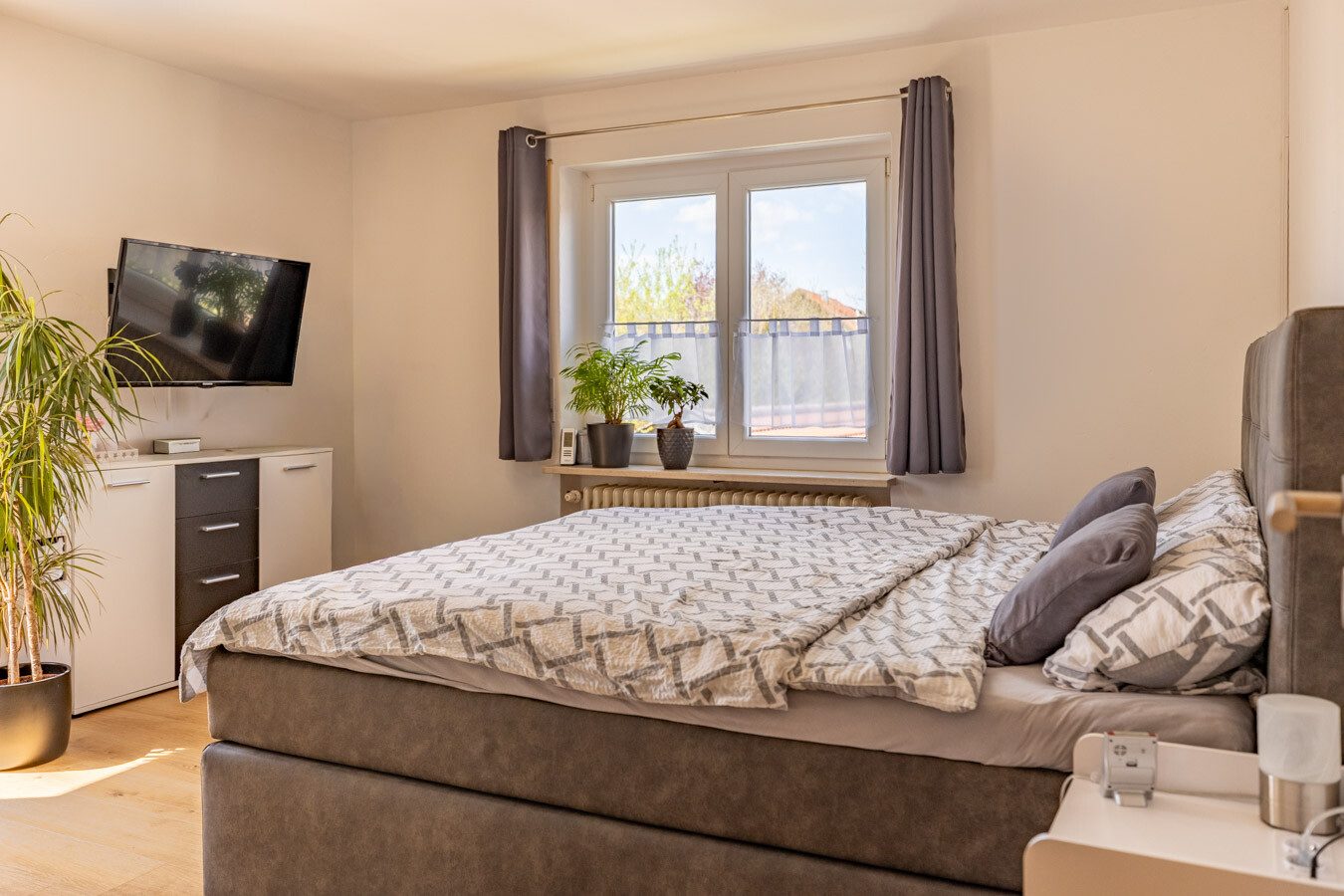 Immobilienangebot - Hofstetten / Hagenheim - Alle - Modernisiert und gepflegt - Attraktive Etagenwohnung mit Balkon
