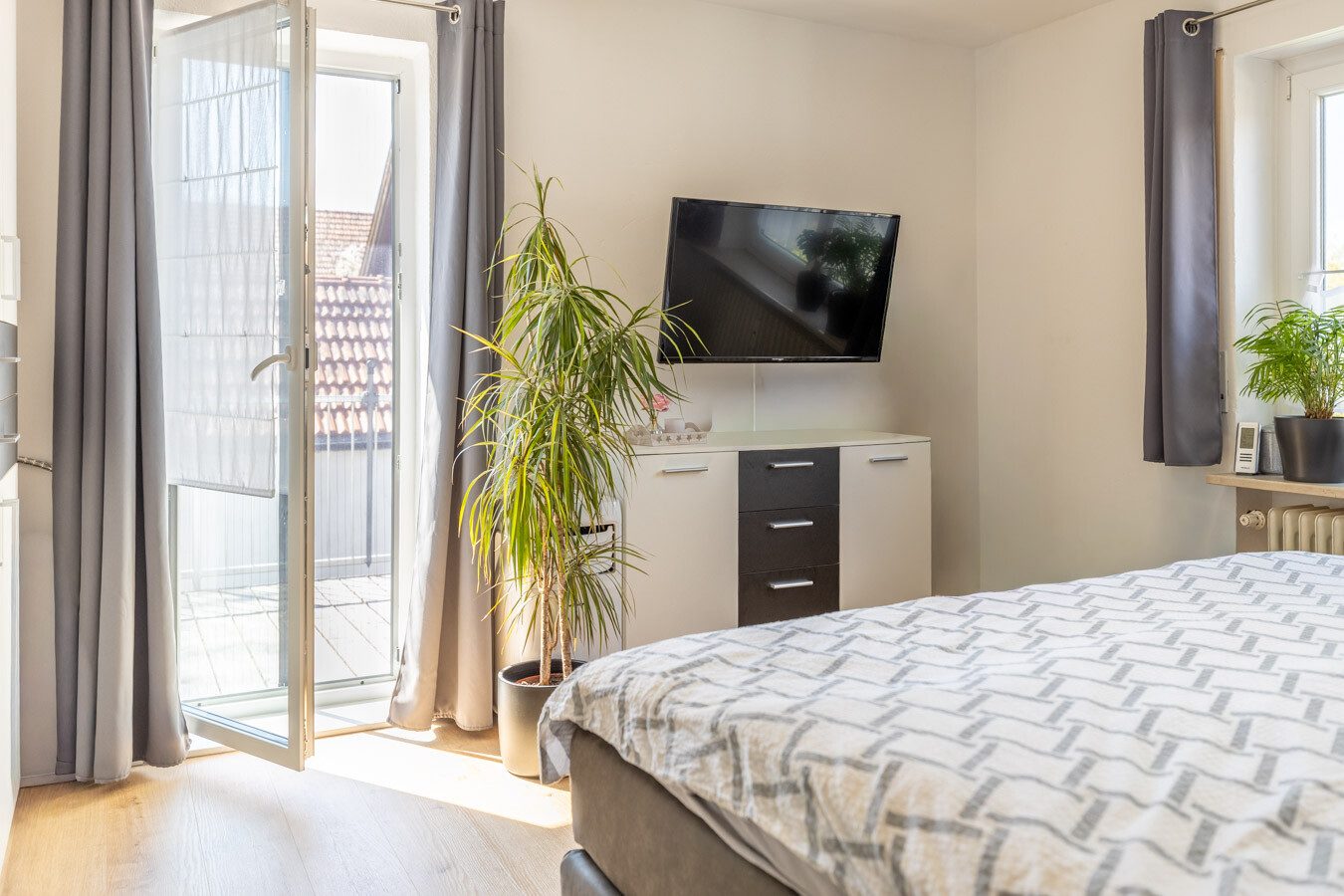 Immobilienangebot - Hofstetten / Hagenheim - Alle - Modernisiert und gepflegt - Attraktive Etagenwohnung mit Balkon