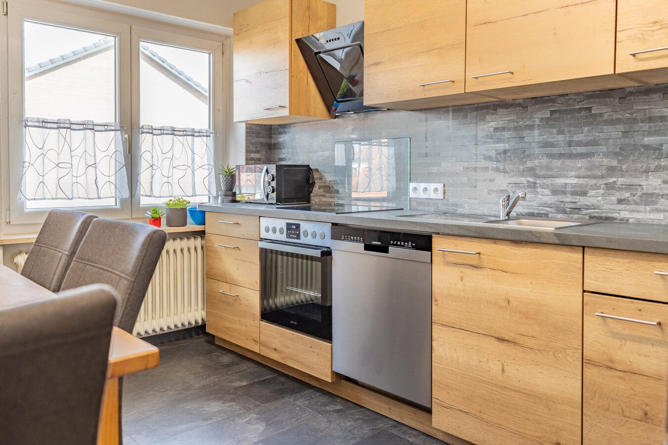 Immobilienangebot - Hofstetten / Hagenheim - Alle - Modernisiert und gepflegt - Attraktive Etagenwohnung mit Balkon