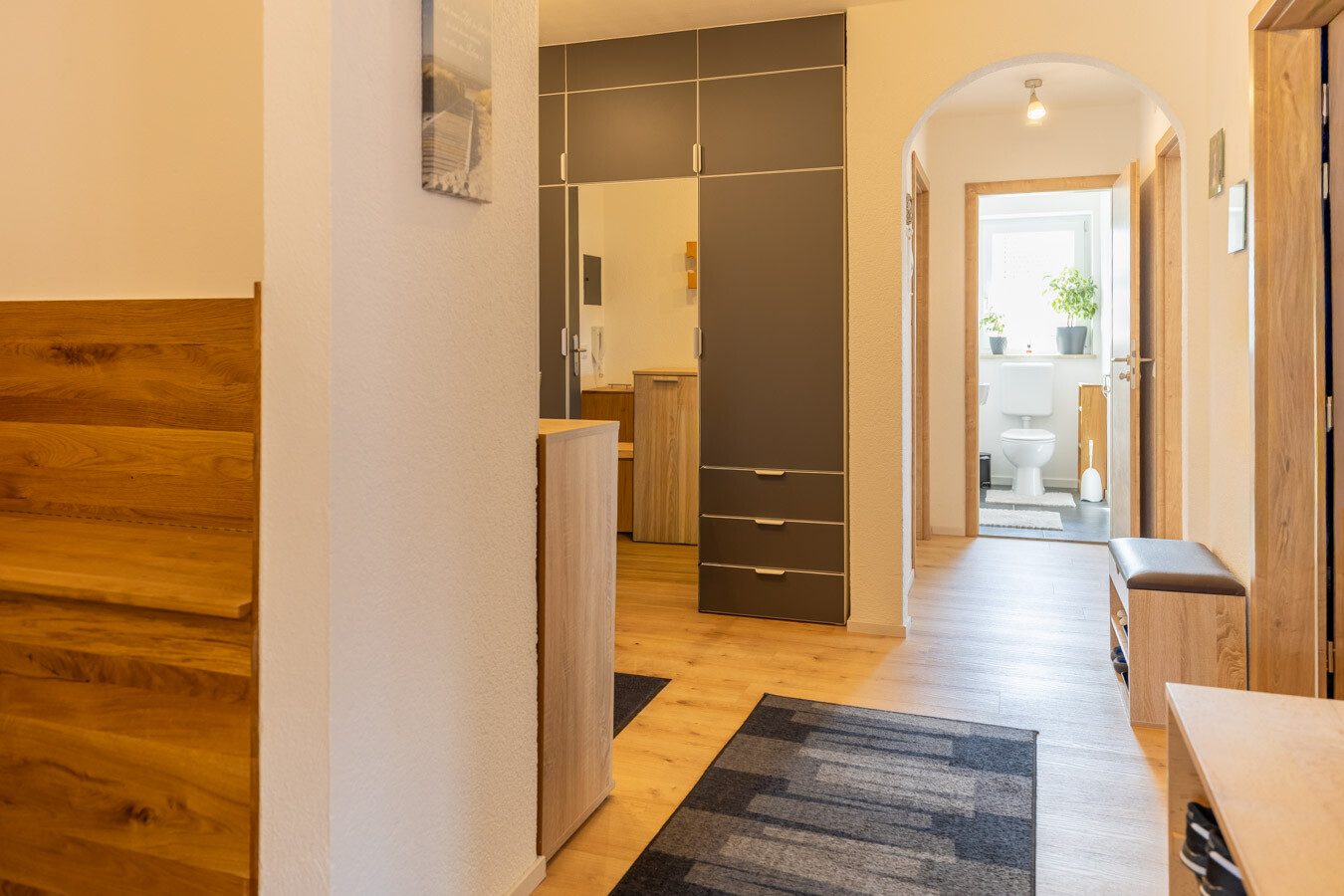 Immobilienangebot - Hofstetten / Hagenheim - Alle - Modernisiert und gepflegt - Attraktive Etagenwohnung mit Balkon