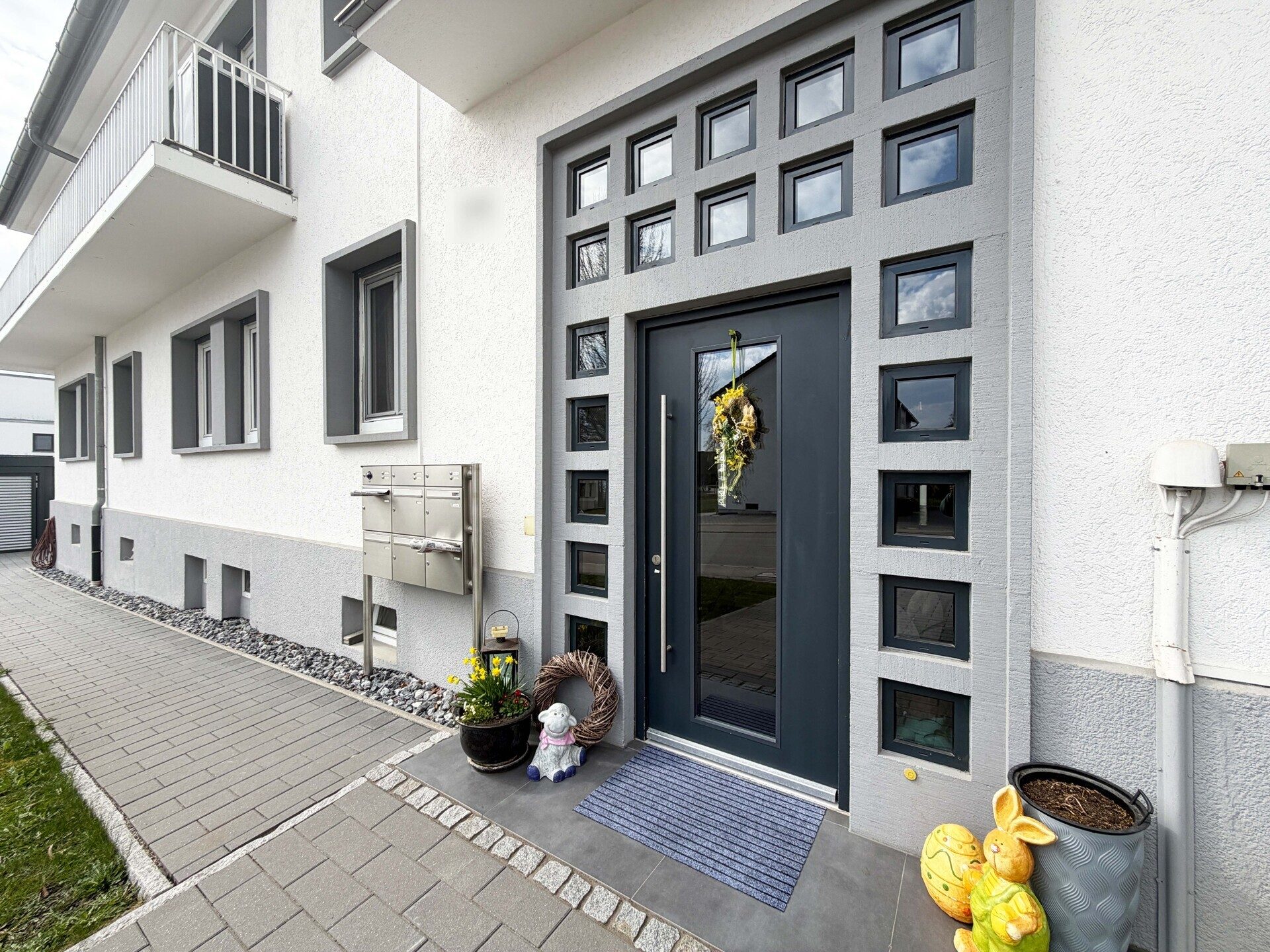 Immobilienangebot - Donaueschingen - Alle - Sorry...leider reserviert. Stein auf Stein.
5 Zimmer auf 126 m². TOP-Zustand. Mit
eigenem Carport.