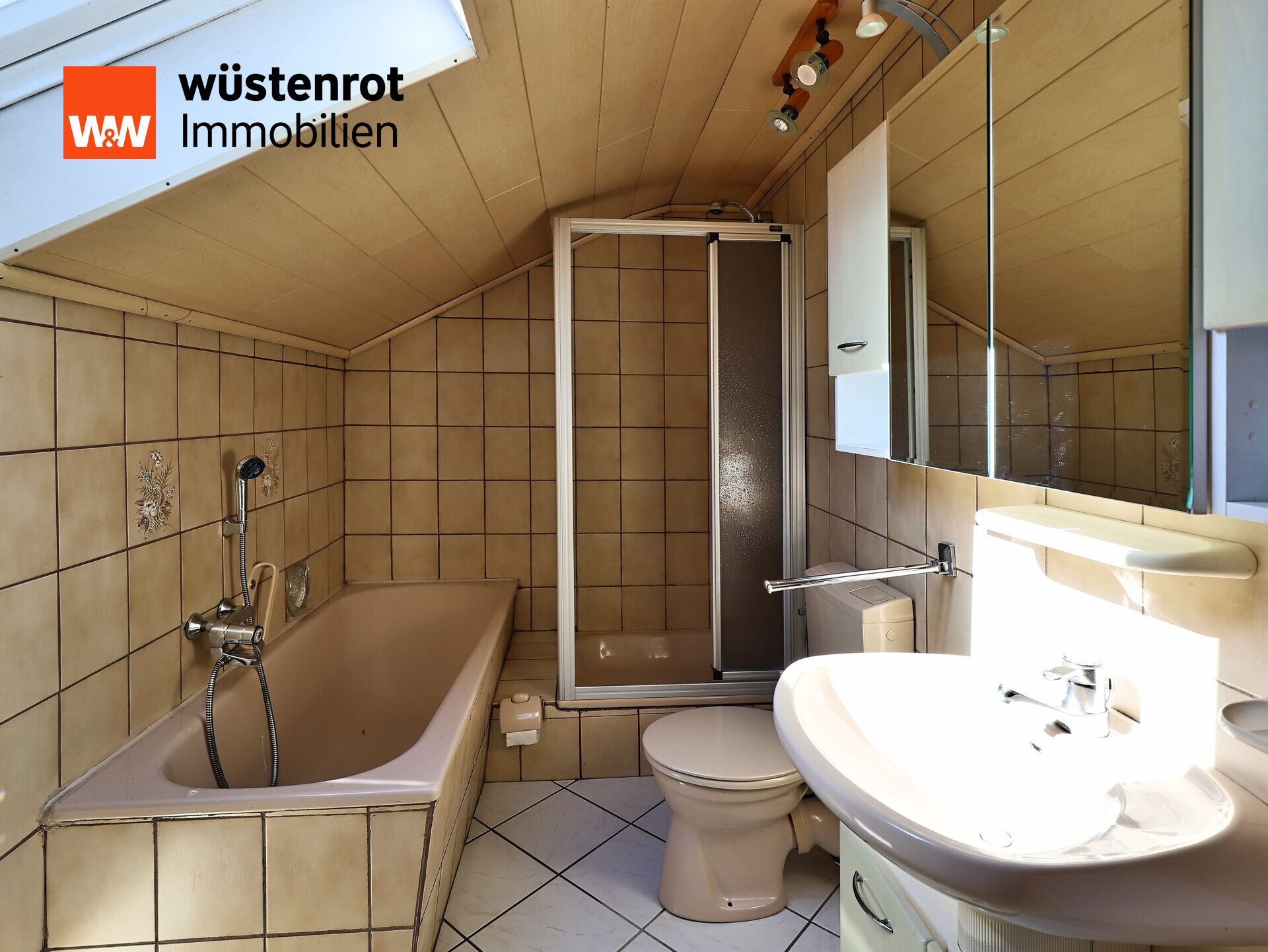 Immobilienangebot - Auerbach - Alle - Großzügiges Einfamilienhaus mit dem besonderen Pfiff wartet auf Sie!