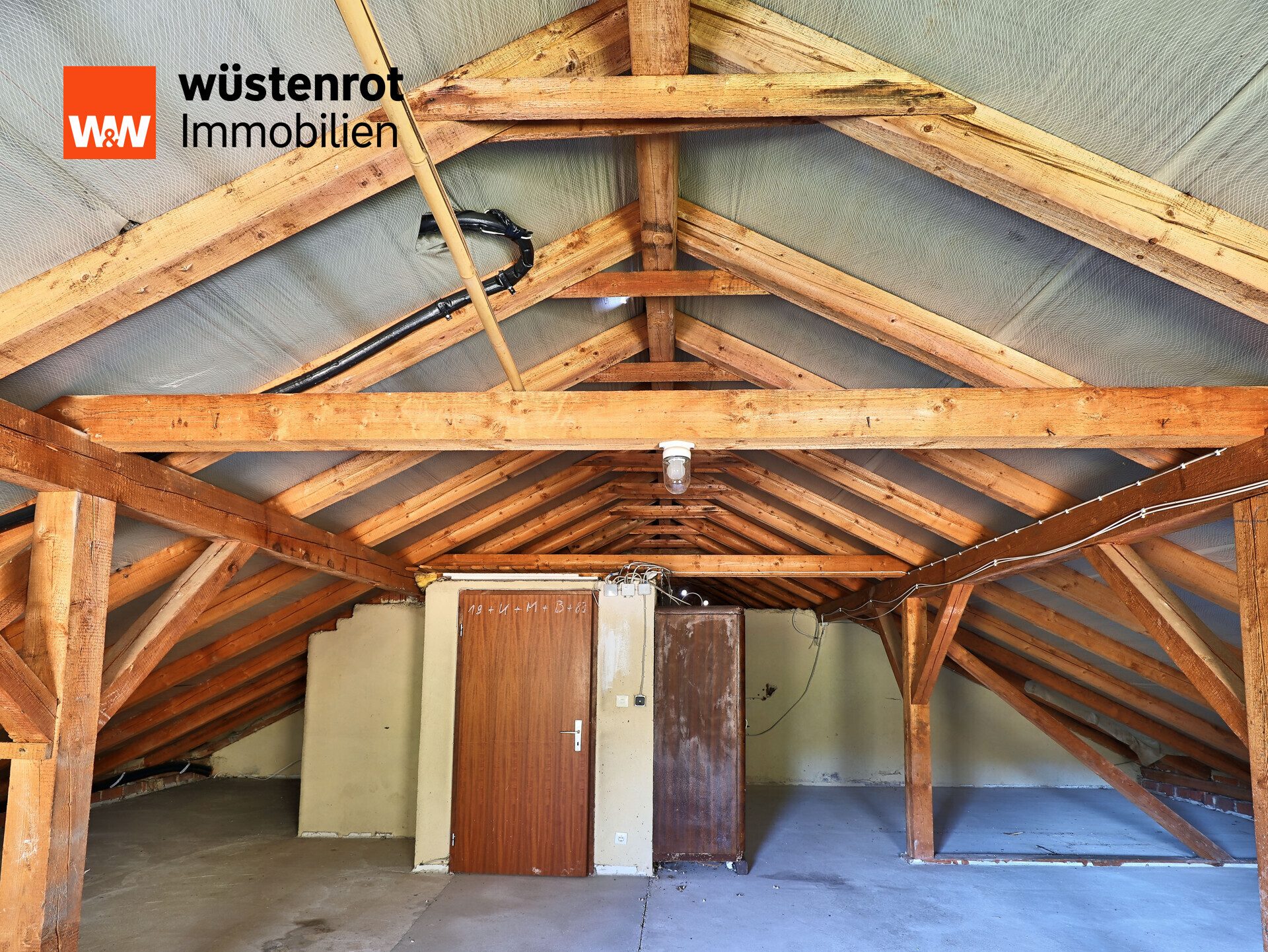 Immobilienangebot - Auerbach - Alle - Großzügiges Einfamilienhaus mit dem besonderen Pfiff wartet auf Sie!