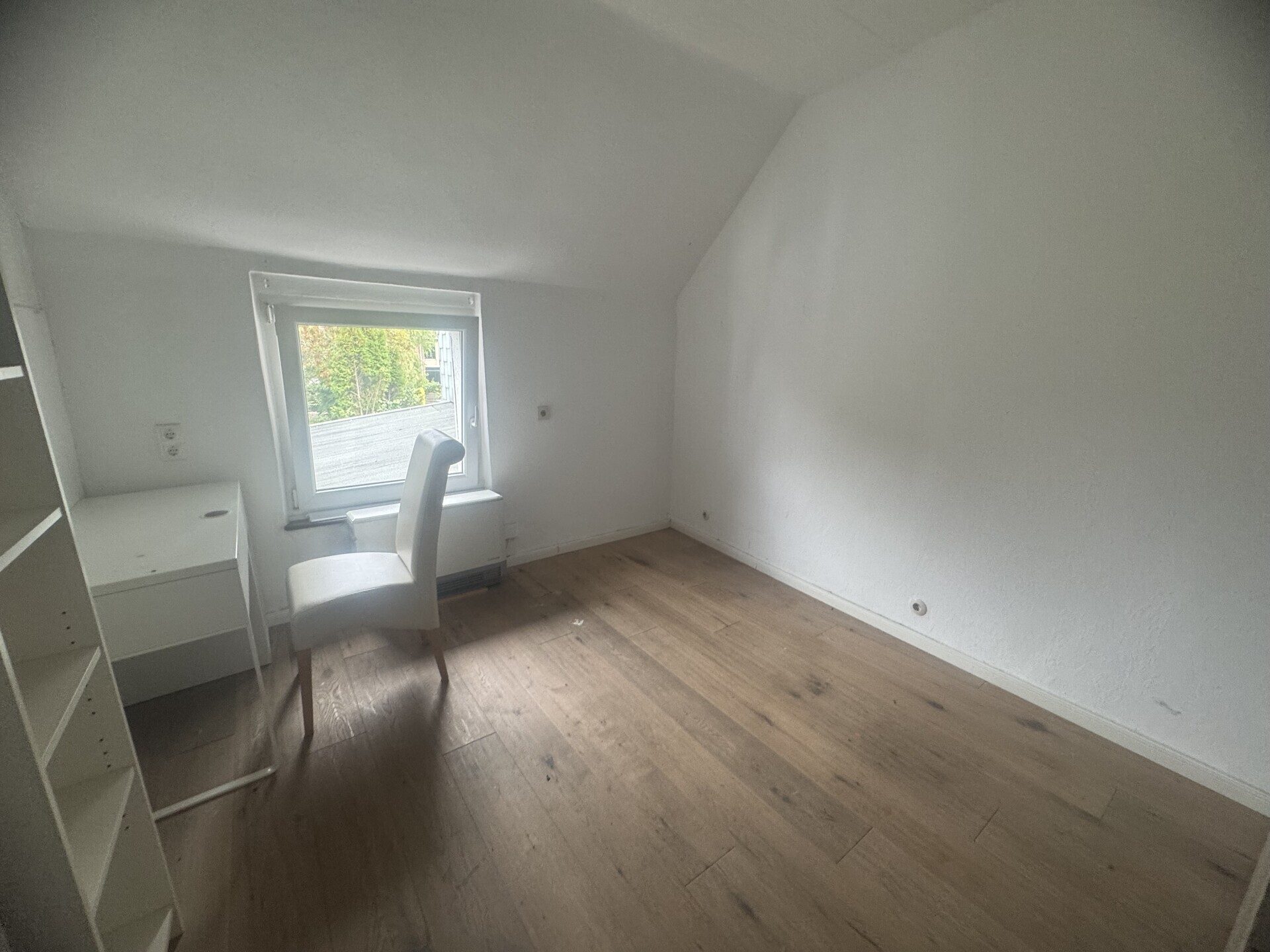 Immobilienangebot - Neuss - Alle - Zwei Häuser. Ein Preis. Unzählige Möglichkeiten in Neuss-Uedesheim!