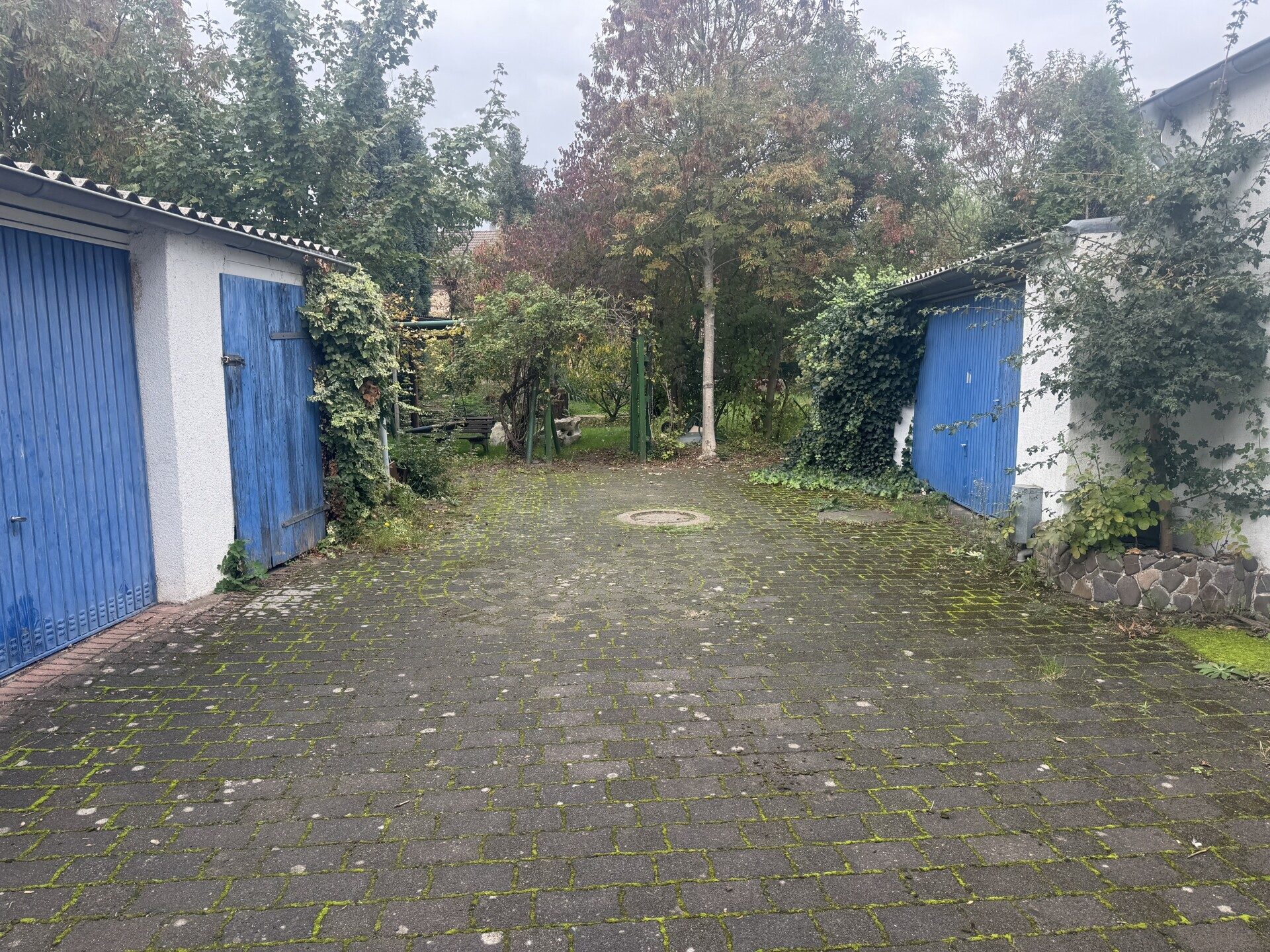 Immobilienangebot - Neuss - Alle - Zwei Häuser. Ein Preis. Unzählige Möglichkeiten in Neuss-Uedesheim!