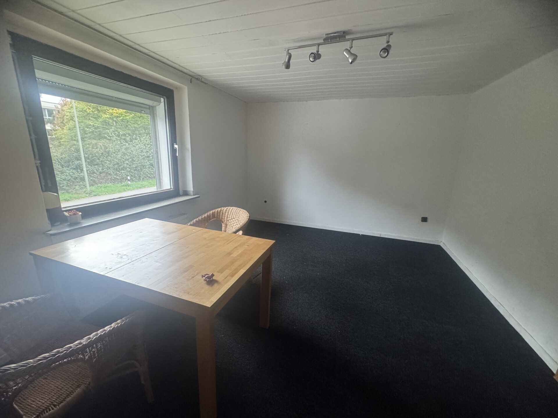 Immobilienangebot - Neuss - Alle - Zwei Häuser. Ein Preis. Unzählige Möglichkeiten in Neuss-Uedesheim!