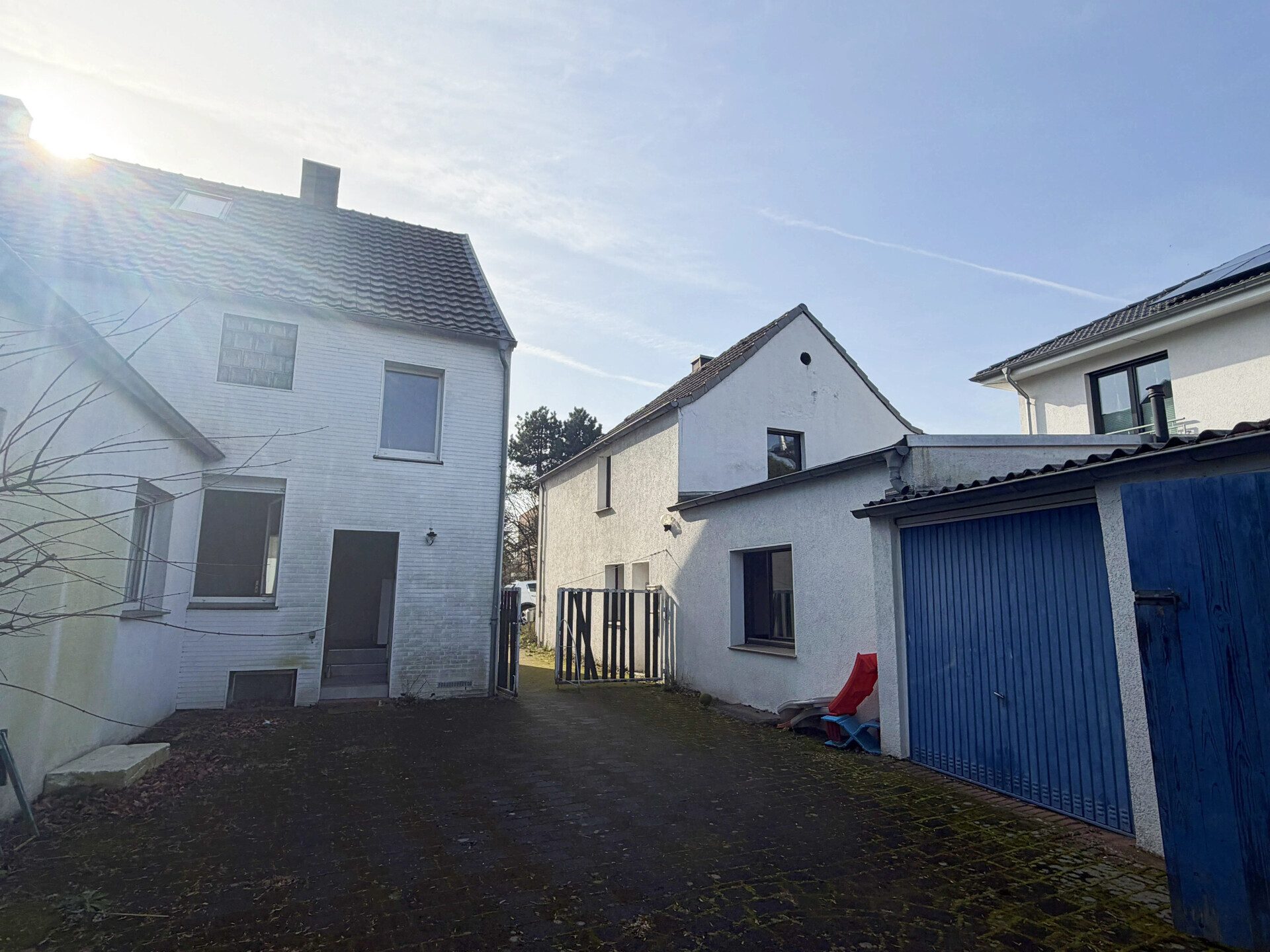 Immobilienangebot - Neuss - Alle - Zwei Häuser. Ein Preis. Unzählige Möglichkeiten in Neuss-Uedesheim!