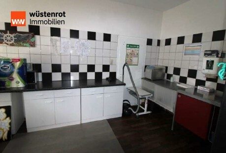 Immobilienangebot - Leer (Ostfriesland) - Alle - MFH mit 6 WE u.1 Gewerbeeinheit ca. 555m² Wfl. u. Gfl.
EFH mit ca.154m² Wfl. auf ca. 1.120m² Gr.