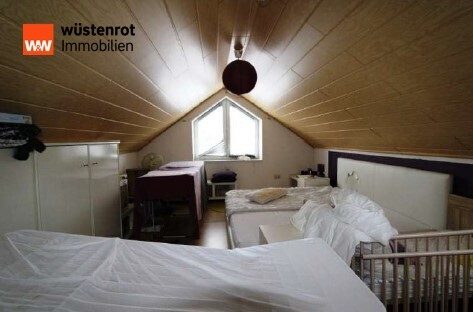 Immobilienangebot - Leer (Ostfriesland) - Alle - MFH mit 6 WE u.1 Gewerbeeinheit ca. 555m² Wfl. u. Gfl.
EFH mit ca.154m² Wfl. auf ca. 1.120m² Gr.