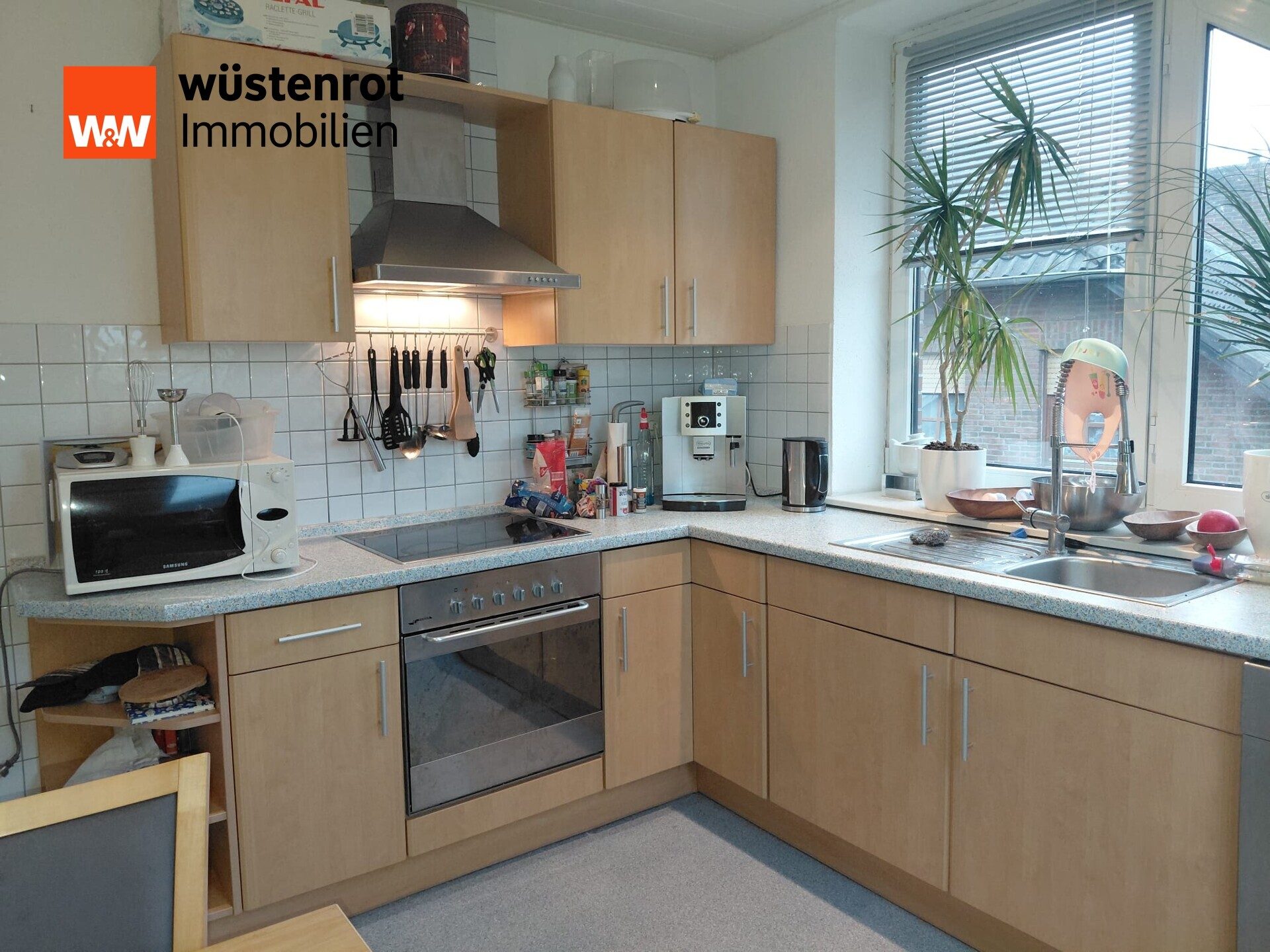 Immobilienangebot - Leer (Ostfriesland) - Alle - MFH mit 6 WE und einer Gewerbeeinheit, ca.555 m² Wohn- u. Gewerbefläche auf ca. 500 m² Grundstück.