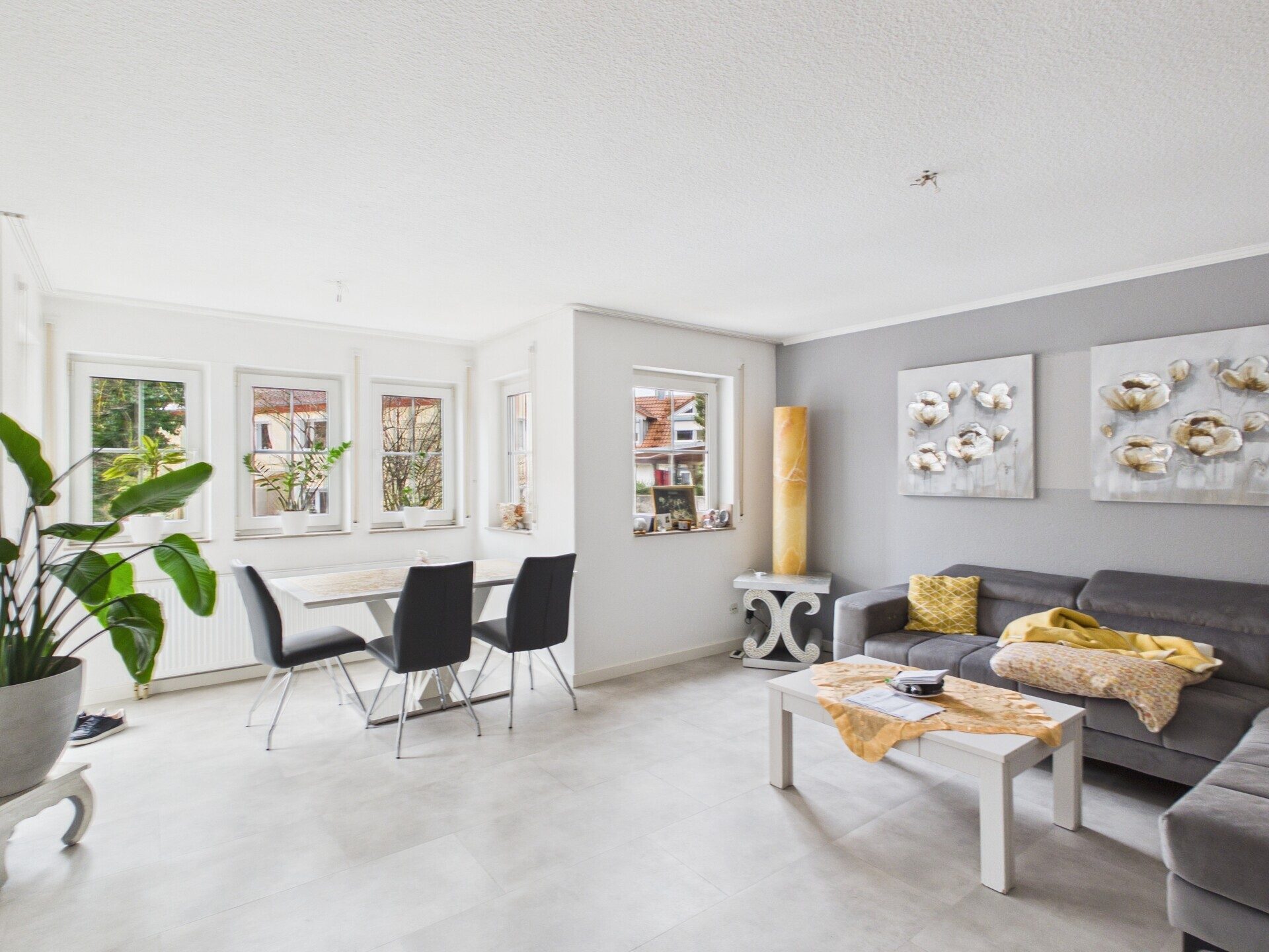Immobilienangebot - Würzburg - Alle - Modernes Wohnen in Würzburg 
mit 4 attraktiven Einheiten
und zusätzlichen Stellplätzen im Hof