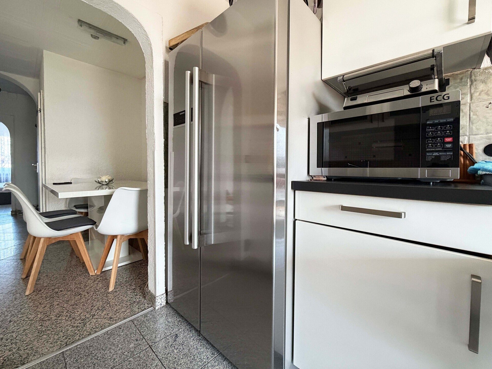 Immobilienangebot - Villingen-Schwenningen - Alle - Sorry...leider reserviert. 3 große Zimmer auf
88 m². Überdachter Mega-Balkon. Eigene
Tiefgarage.