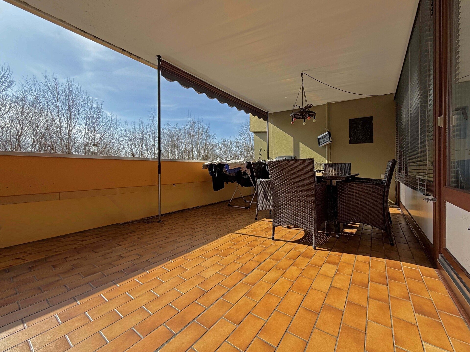Immobilienangebot - Villingen-Schwenningen - Alle - Sorry...leider reserviert. 3 große Zimmer auf
88 m². Überdachter Mega-Balkon. Eigene
Tiefgarage.