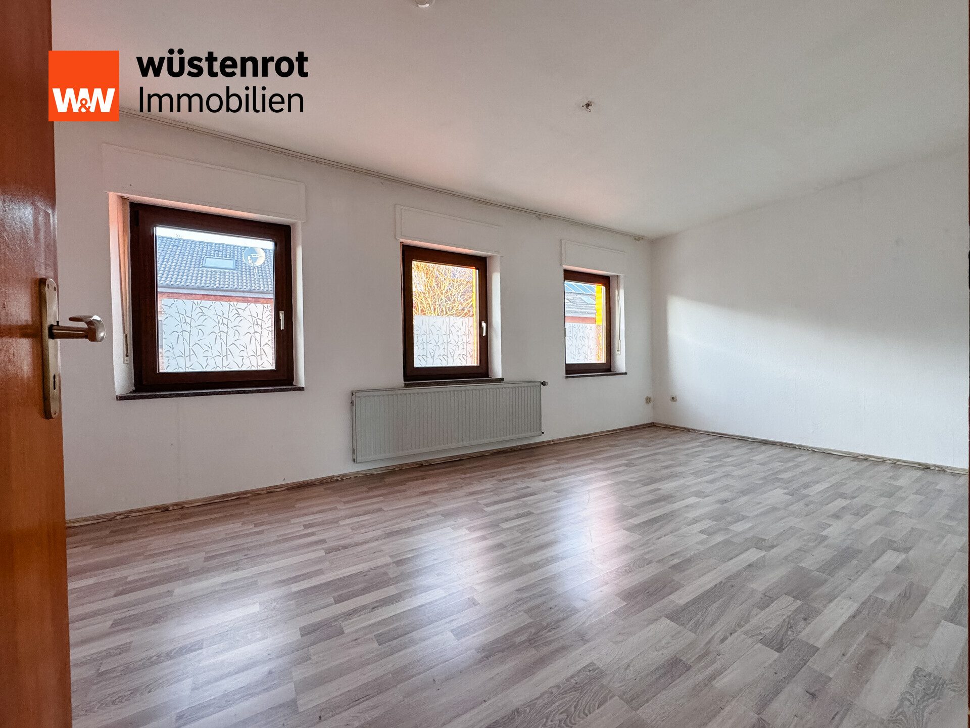 Immobilienangebot - Düren - Alle - Attraktives Einfamilienhaus in Reihenendlage mit Garten, Garage und Ausbaupotenzial im Dachgeschoss