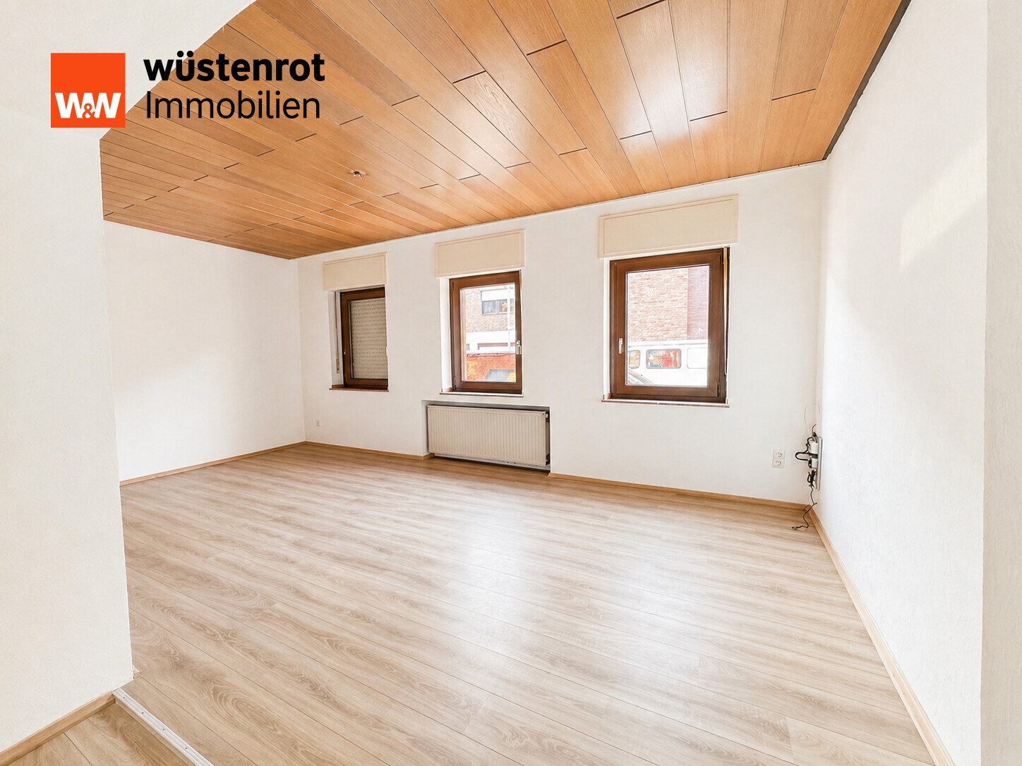 Immobilienangebot - Düren - Alle - Attraktives Einfamilienhaus in Reihenendlage mit Garten, Garage und Ausbaupotenzial im Dachgeschoss