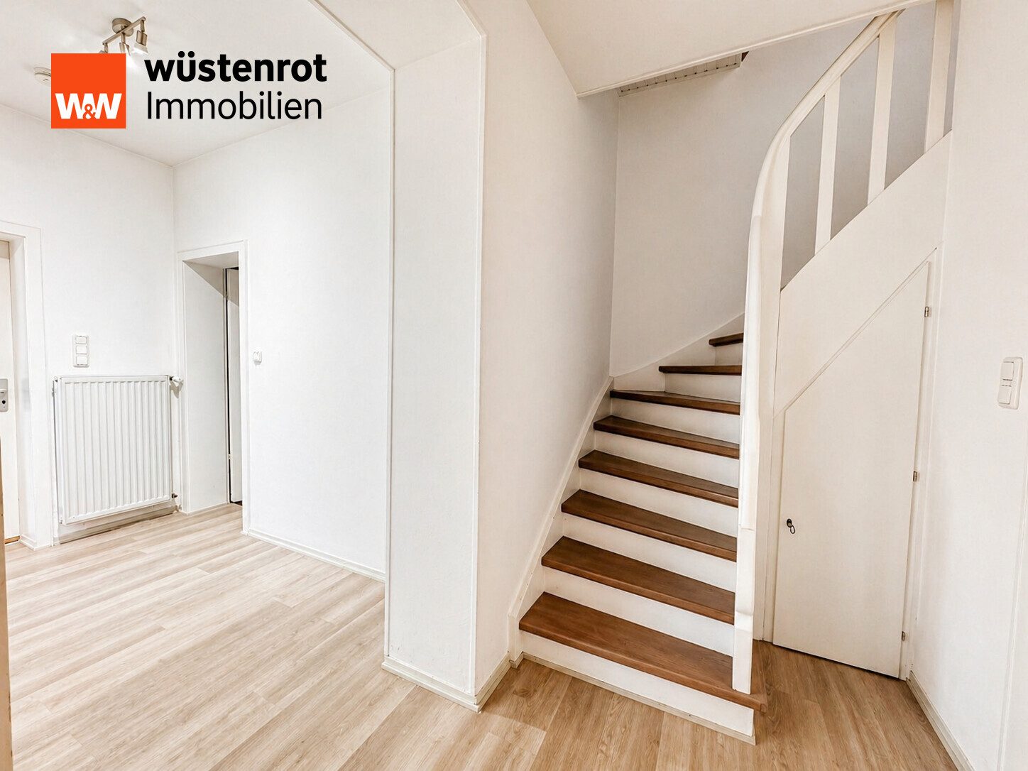 Immobilienangebot - Düren - Alle - Attraktives Einfamilienhaus in Reihenendlage mit Garten, Garage und Ausbaupotenzial im Dachgeschoss