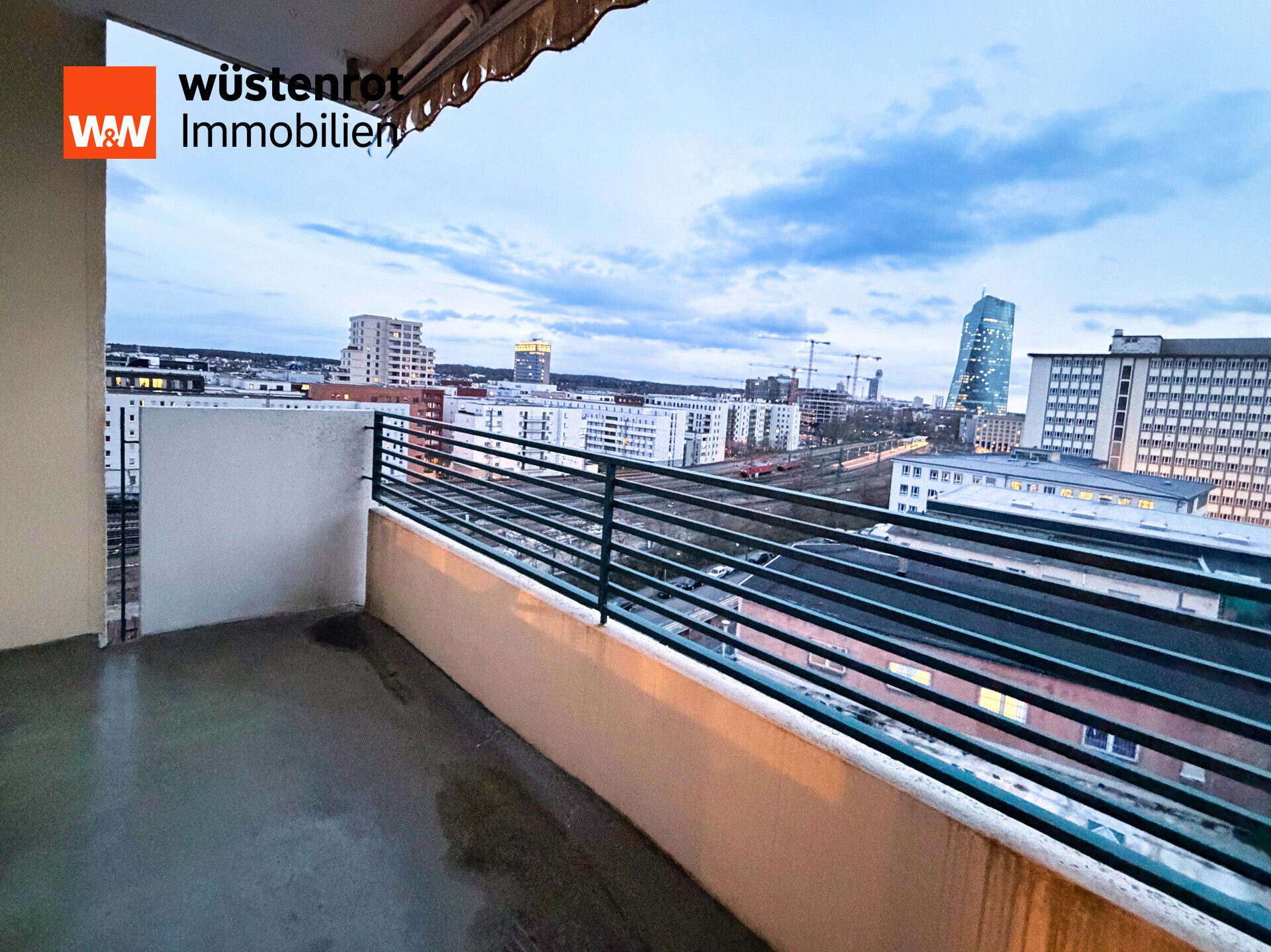 Immobilienangebot - Frankfurt am Main - Alle - Penthouse Wohnung mit 4 Zimmer und Blick auf die EZB in 60385 Frankfurt (Bornheim)
