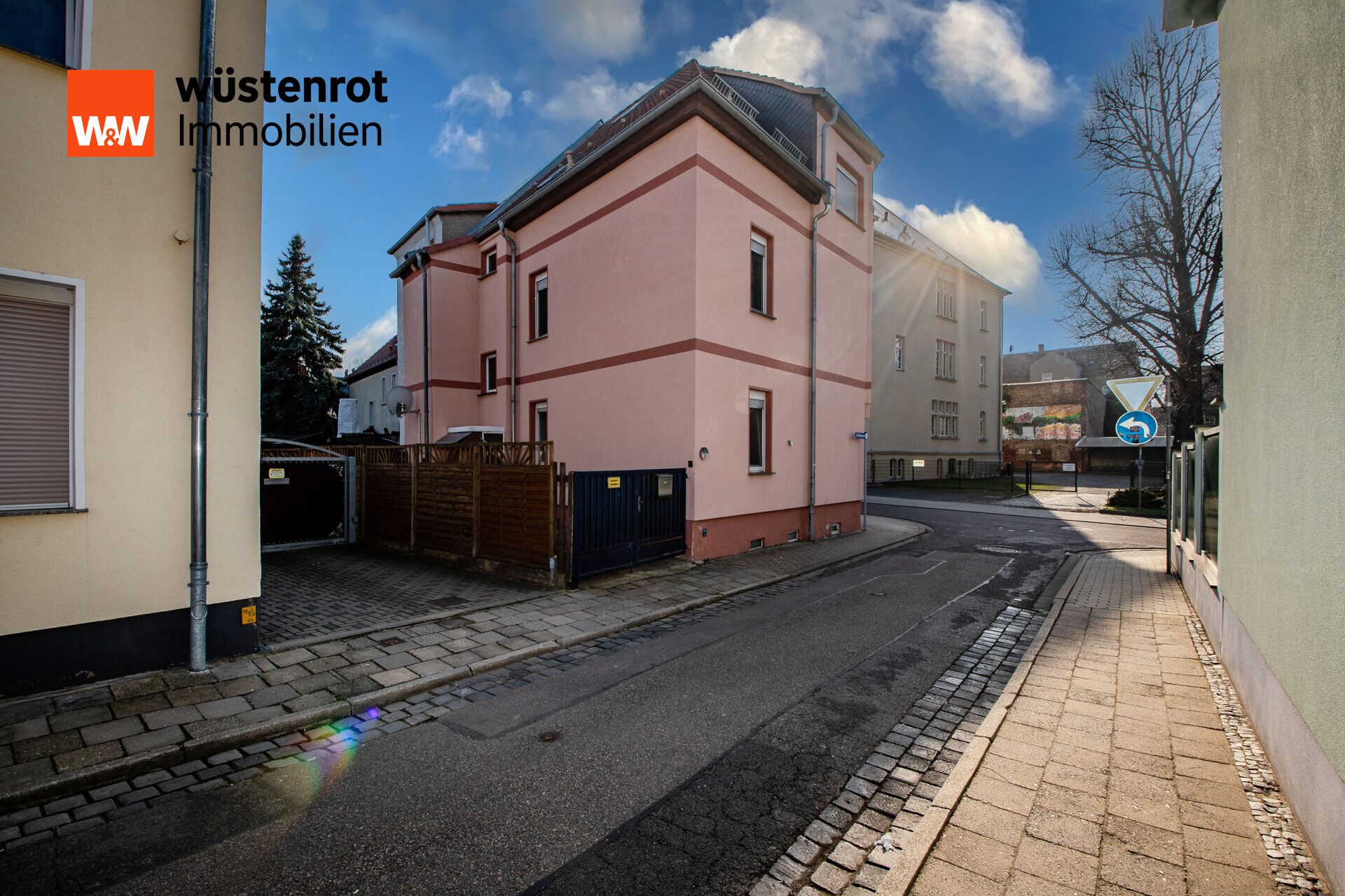 Immobilienangebot - Meuselwitz - Alle - EFH / Zweifamilienhaus mit Einliegerwohnung + Fernwärme | 8 Zimmer | vielseitig nutzbar!
