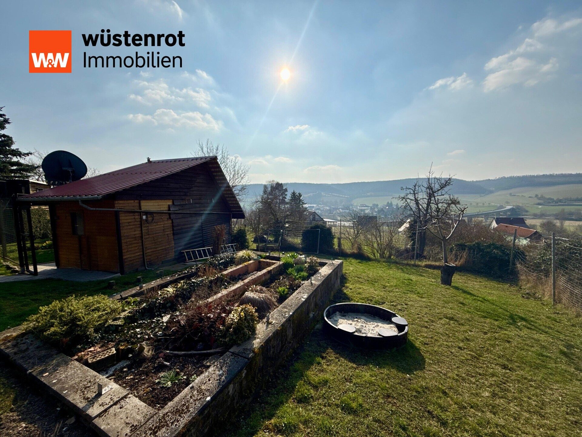 Immobilienangebot - Freyburg - Alle - Traumkulisse!!! Atemberaubend gemütlich! Blockbohlenhaus in den Weinbergen von Freyburg zu verkaufen