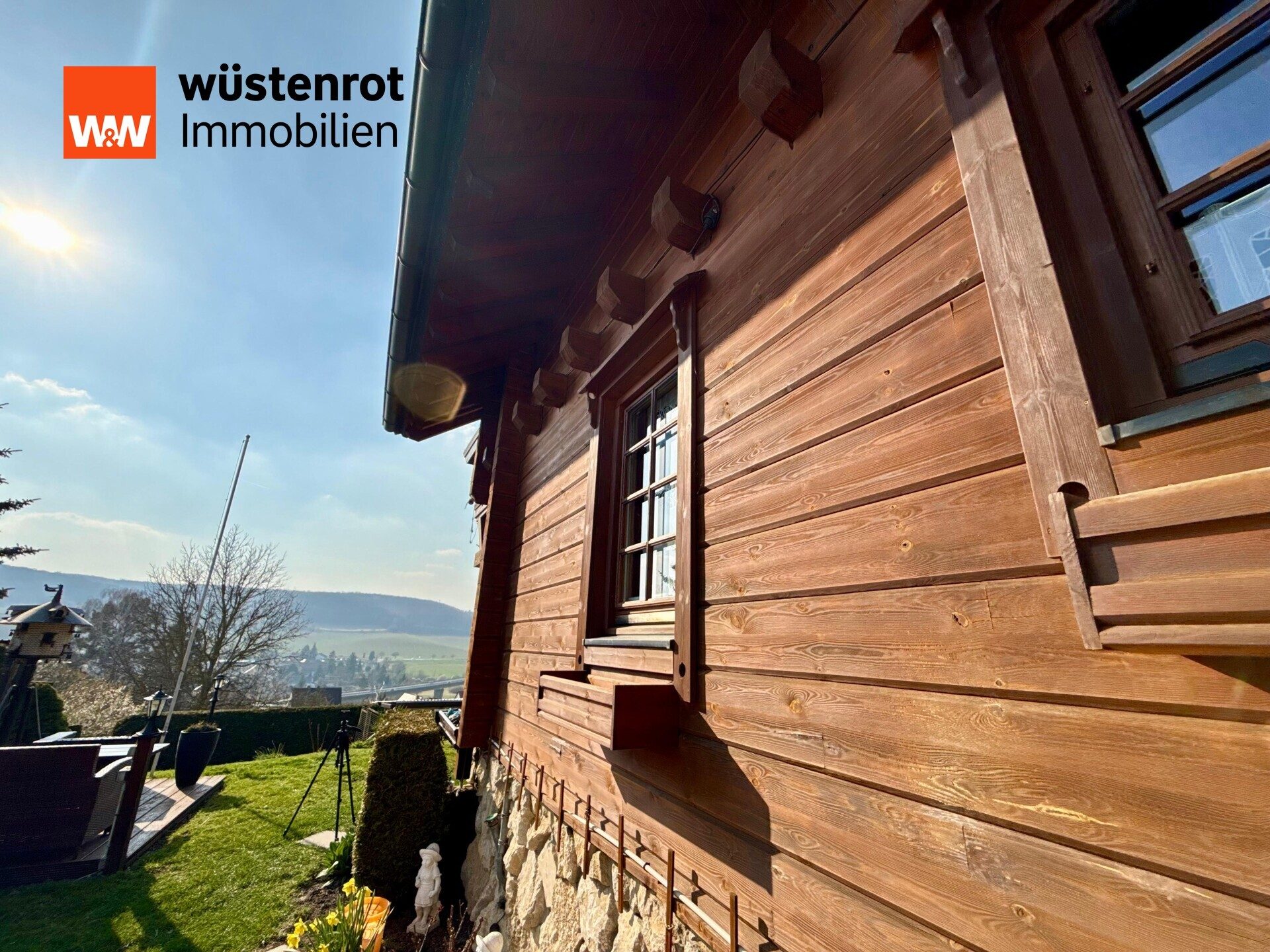 Immobilienangebot - Freyburg - Alle - Traumkulisse!!! Atemberaubend gemütlich! Blockbohlenhaus in den Weinbergen von Freyburg zu verkaufen