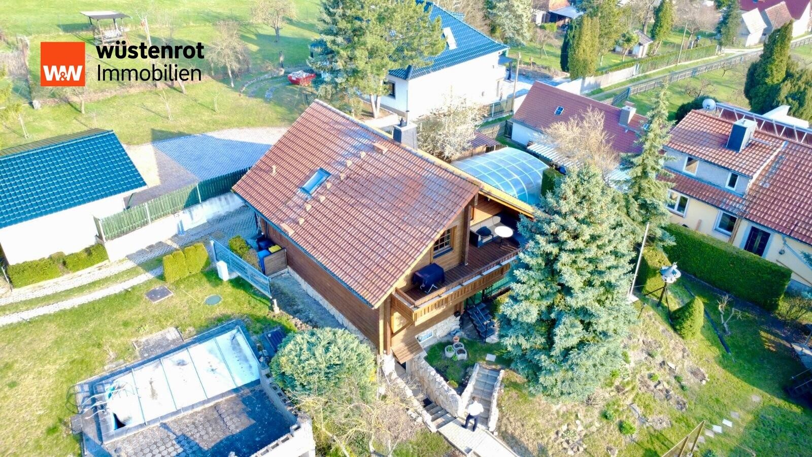 Immobilienangebot - Freyburg - Alle - Traumkulisse!!! Atemberaubend gemütlich! Blockbohlenhaus in den Weinbergen von Freyburg zu verkaufen