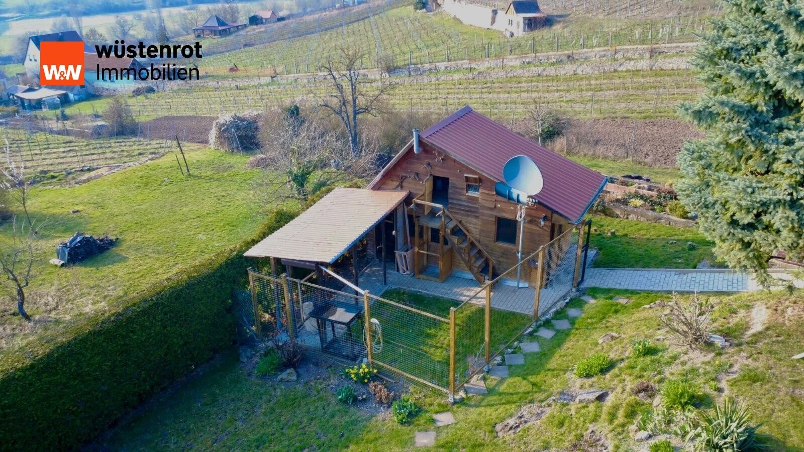Immobilienangebot - Freyburg - Alle - Traumkulisse!!! Atemberaubend gemütlich! Blockbohlenhaus in den Weinbergen von Freyburg zu verkaufen