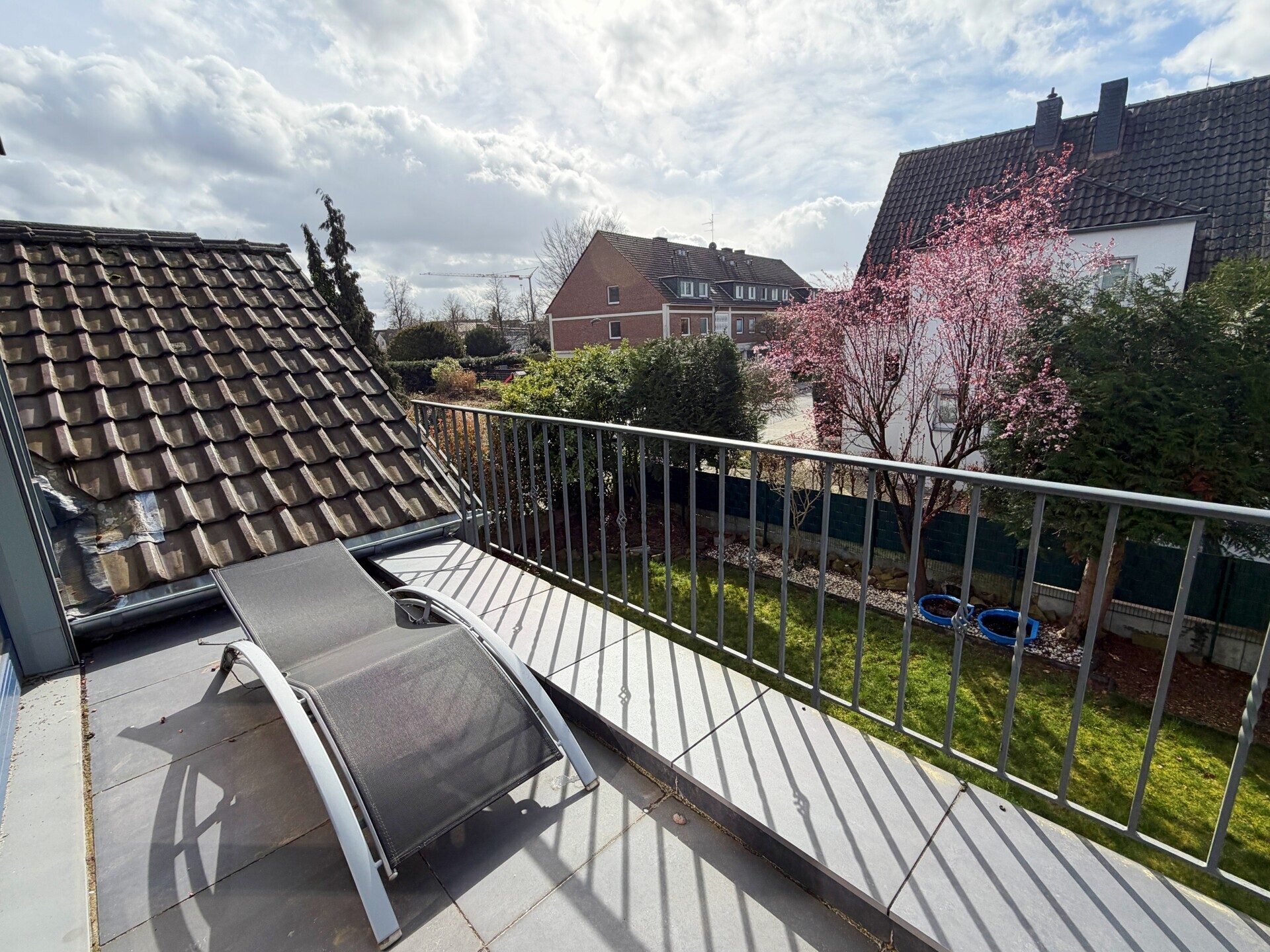 Immobilienangebot - Meerbusch - Alle - Großzügiges Einfamilienhaus mit Kamin, Einbauküche, Sauna in gefragter Lage