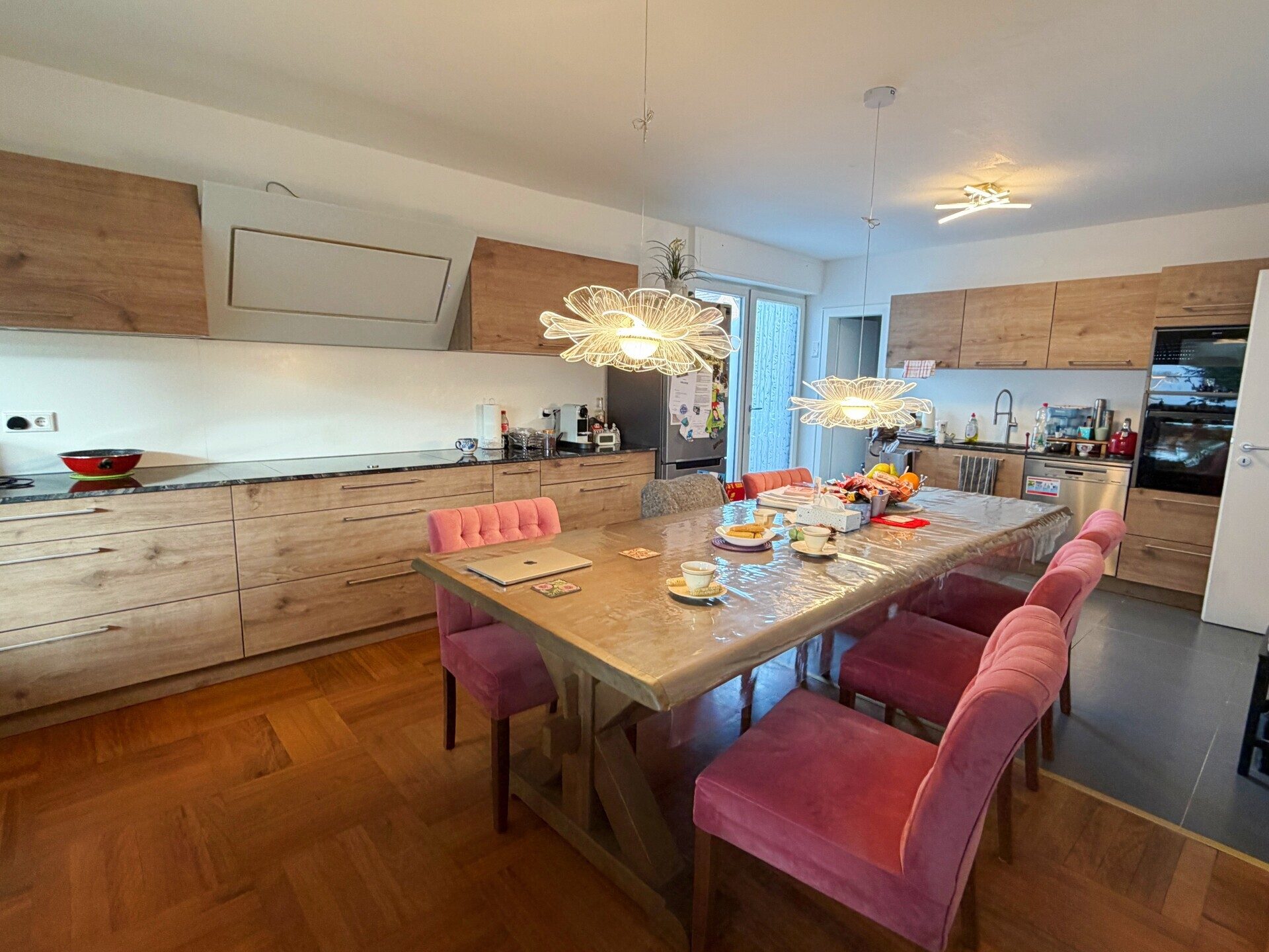 Immobilienangebot - Meerbusch - Alle - Großzügiges Einfamilienhaus mit Kamin, Einbauküche, Sauna in gefragter Lage