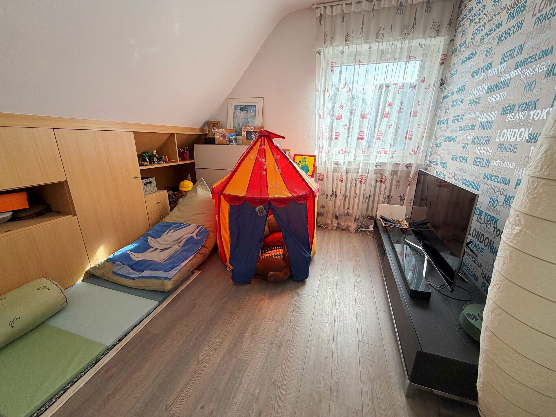 Immobilienangebot - Meerbusch - Alle - Großzügiges Einfamilienhaus mit Kamin, Einbauküche, Sauna in gefragter Lage