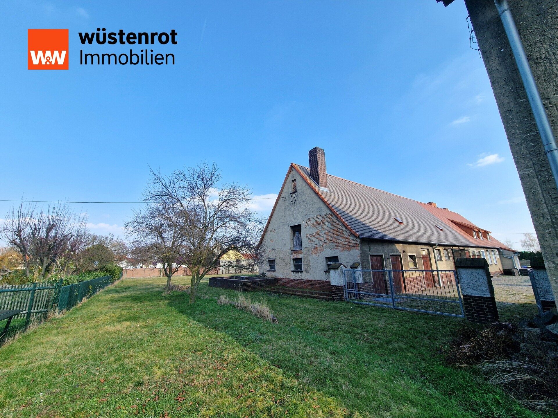 Immobilienangebot - Leuna/ Spergau - Alle - Spergau- Platz für Pferde und Tierhaltung im Bauernhof mit großem Garten