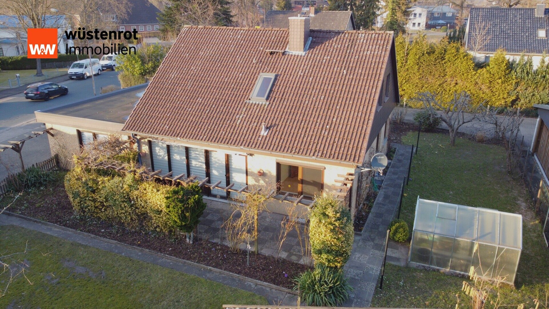 Immobilienangebot - Wahlstedt - Alle - Sehr gepflegtes und großzügiges Ein- / Zweifamilienhaus (175 qm) auf toll angelegtem Grundstück in Wahlstedt