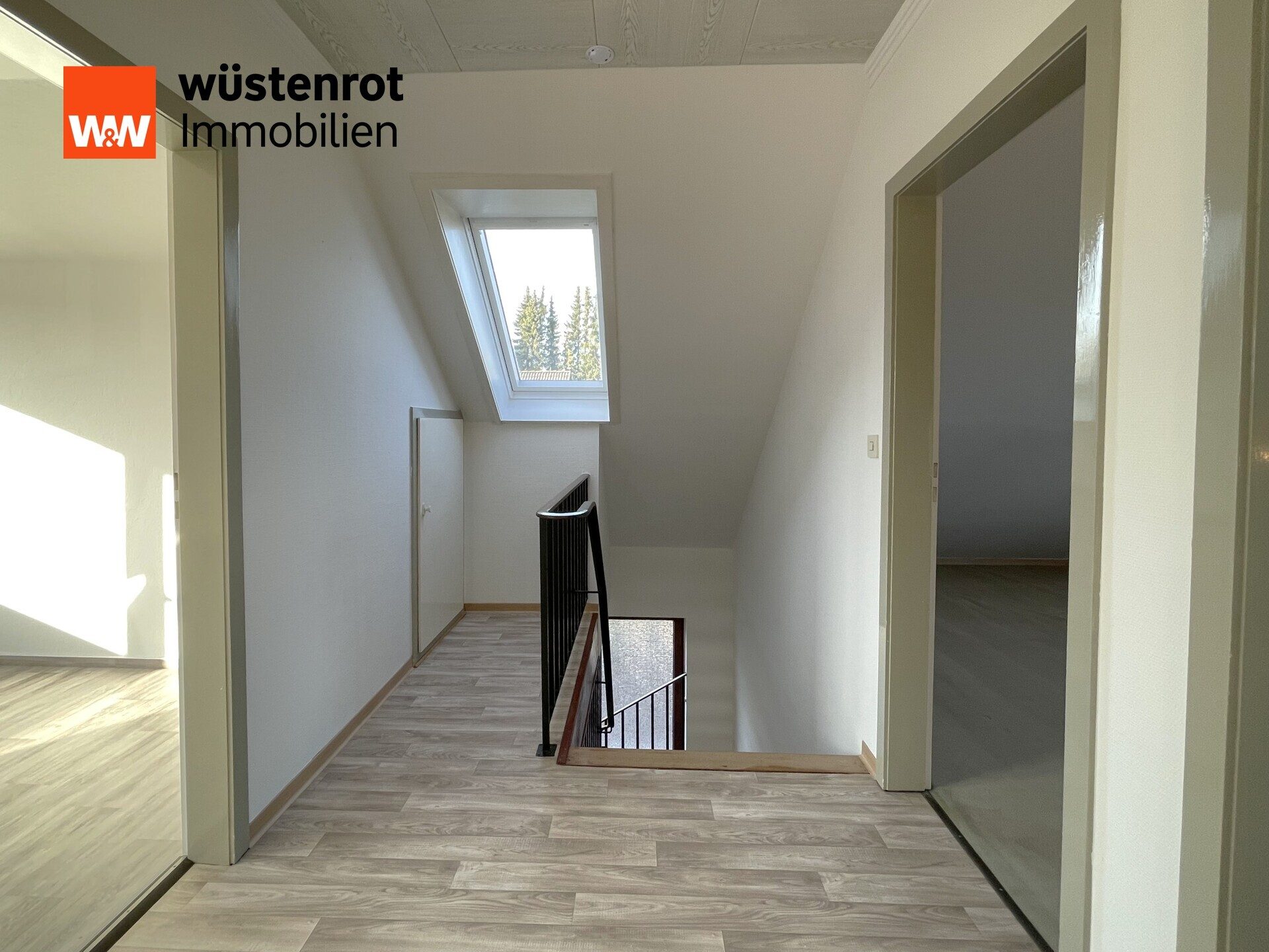 Immobilienangebot - Wahlstedt - Alle - Sehr gepflegtes und großzügiges Ein- / Zweifamilienhaus (175 qm) auf toll angelegtem Grundstück in Wahlstedt