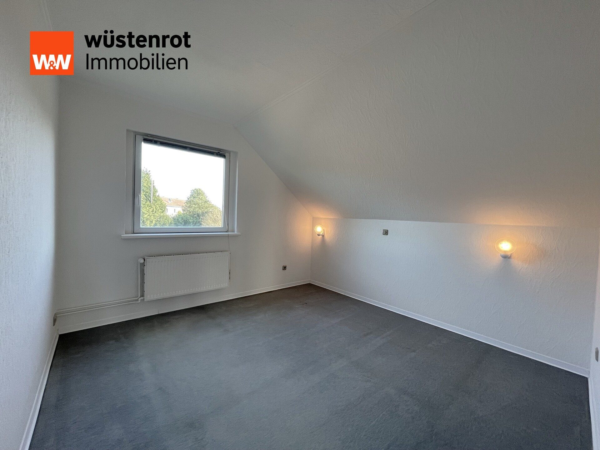 Immobilienangebot - Wahlstedt - Alle - Sehr gepflegtes und großzügiges Ein- / Zweifamilienhaus (175 qm) auf toll angelegtem Grundstück in Wahlstedt