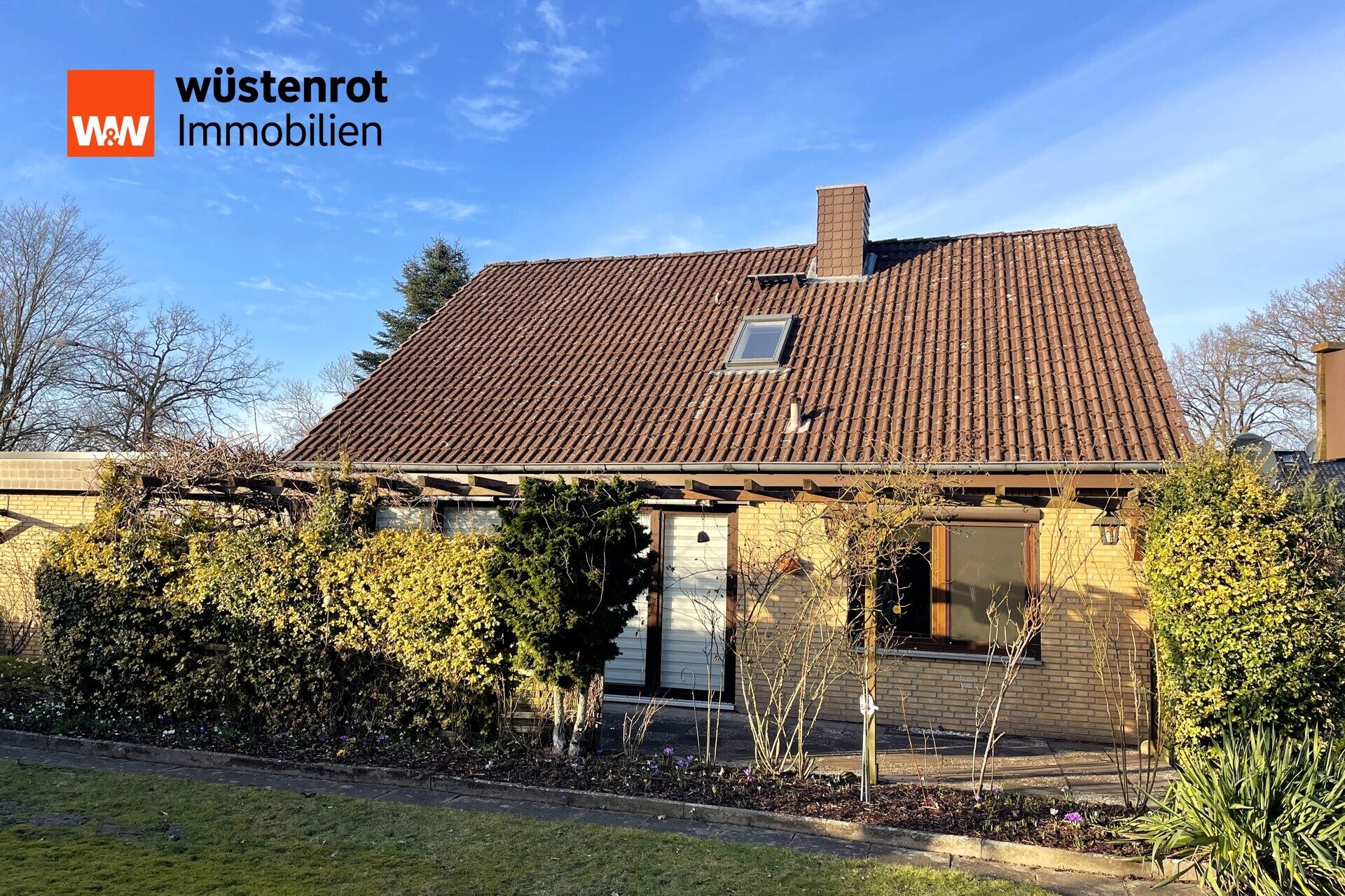 Immobilienangebot - Wahlstedt - Alle - Sehr gepflegtes und großzügiges Ein- / Zweifamilienhaus (175 qm) auf toll angelegtem Grundstück in Wahlstedt
