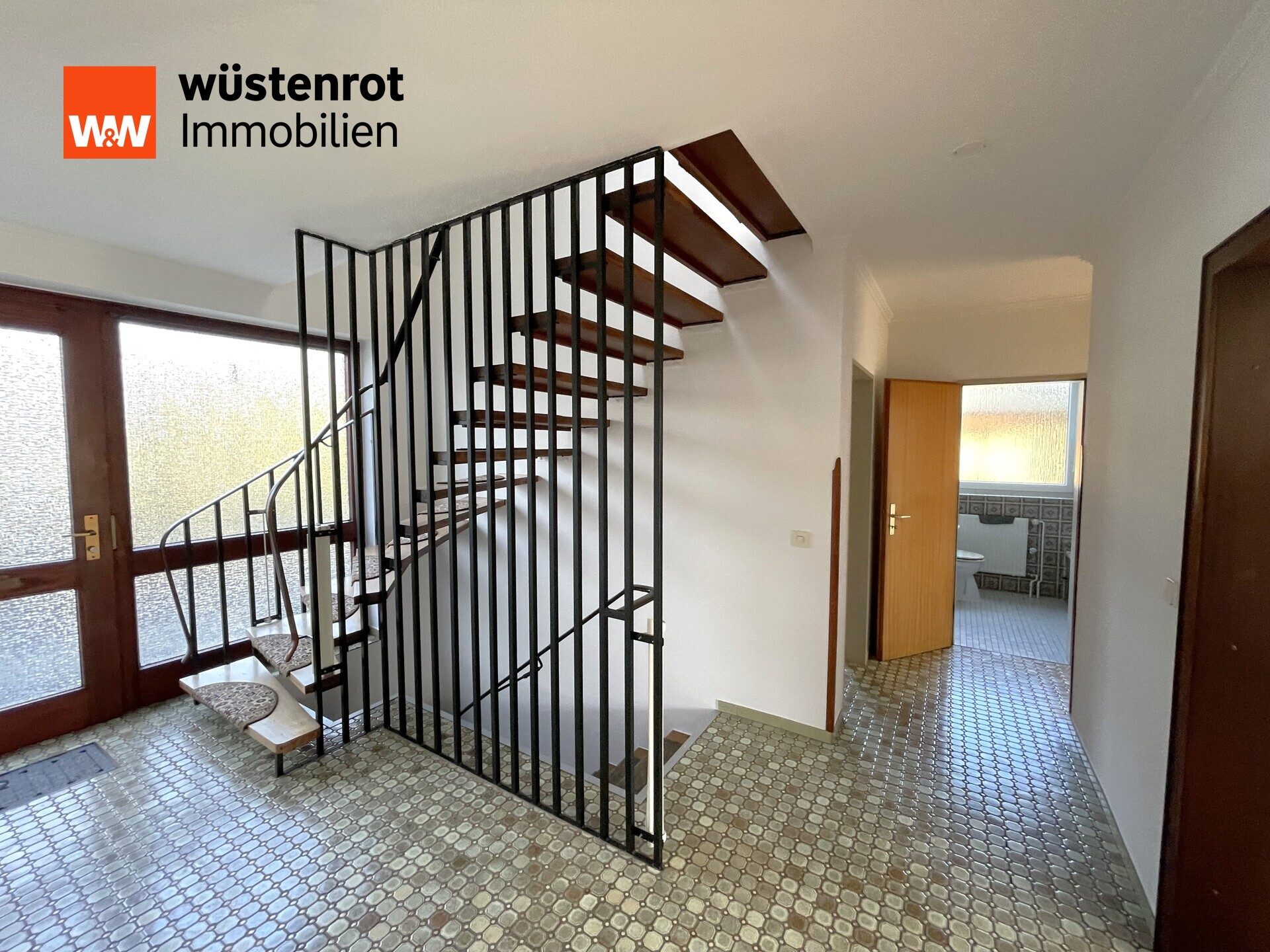 Immobilienangebot - Wahlstedt - Alle - Sehr gepflegtes und großzügiges Ein- / Zweifamilienhaus (175 qm) auf toll angelegtem Grundstück in Wahlstedt