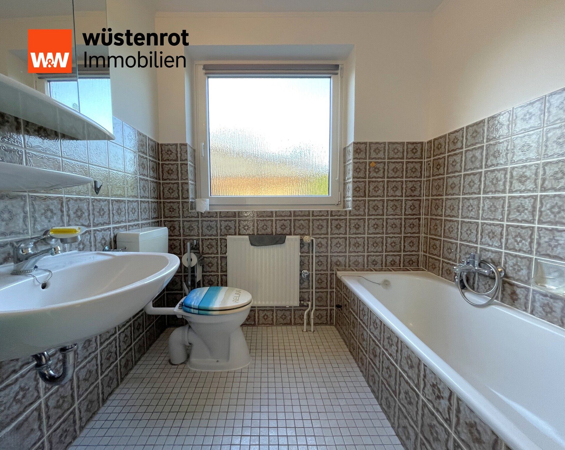 Immobilienangebot - Wahlstedt - Alle - Sehr gepflegtes und großzügiges Ein- / Zweifamilienhaus (175 qm) auf toll angelegtem Grundstück in Wahlstedt