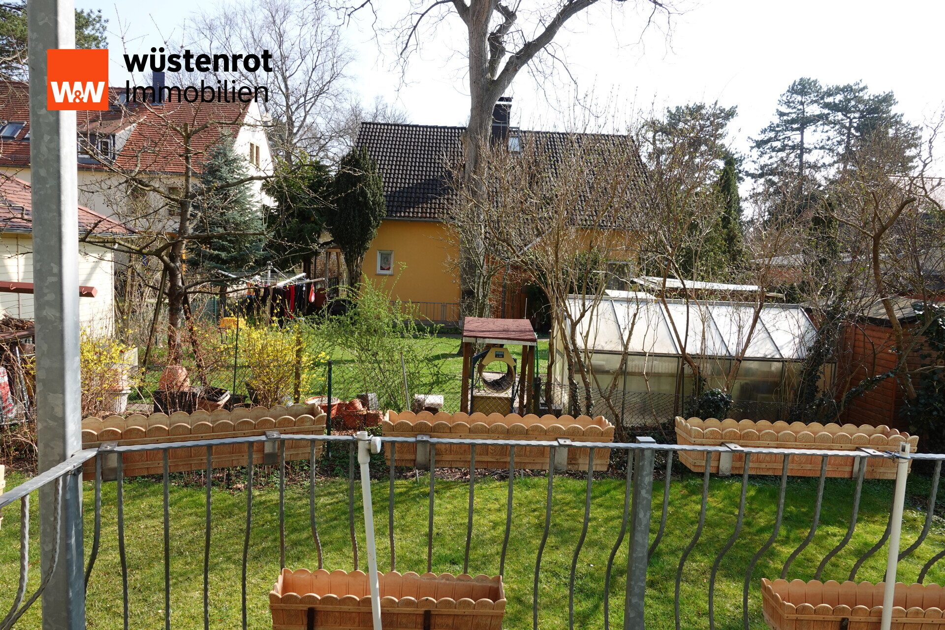 Immobilienangebot - Dresden / Kleinzschachwitz - Alle - Bezugsfertige Altbauwohnung mit vielen Annehmlichkeiten in einer kleinen Gemeinschaft