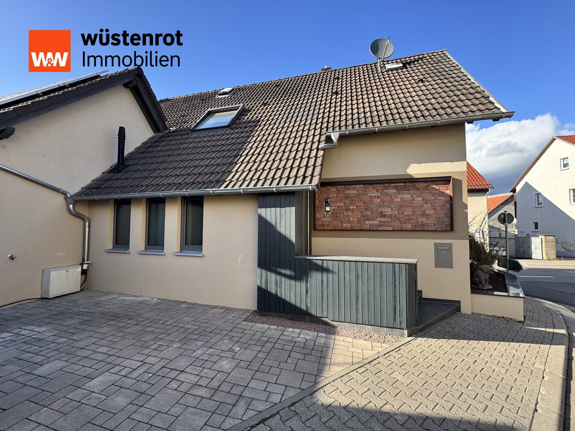 Immobilienangebot - Framersheim - Alle - +++FRAMERSHEIM: KELLERSTR.: KOMPLETT MODERNISIERTES EINFAMILEINHAUS MIT TERRASSE (OHNE GARTEN)+++