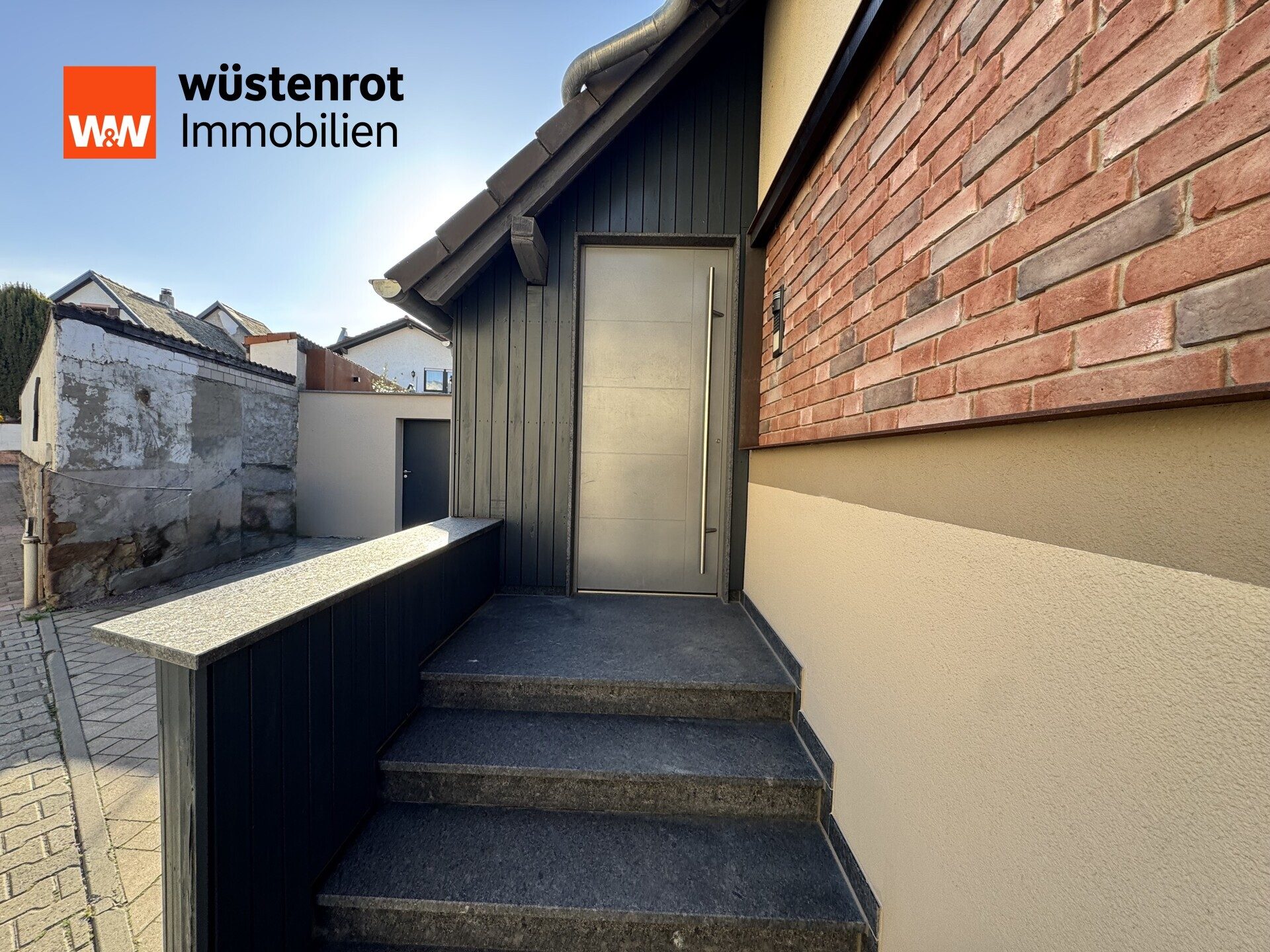Immobilienangebot - Framersheim - Alle - +++FRAMERSHEIM: KELLERSTR.: KOMPLETT MODERNISIERTES EINFAMILEINHAUS MIT TERRASSE (OHNE GARTEN)+++