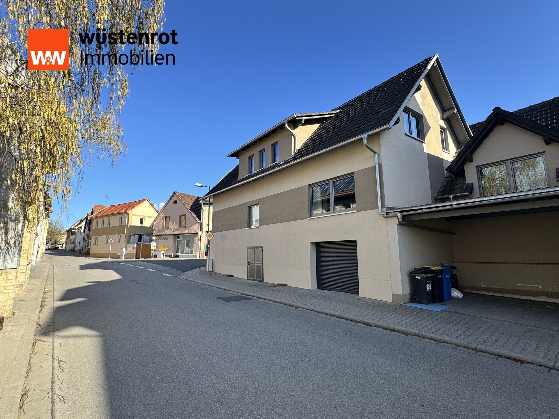Immobilienangebot - Framersheim - Alle - +++FRAMERSHEIM: KELLERSTR.: KOMPLETT MODERNISIERTES EINFAMILEINHAUS MIT TERRASSE (OHNE GARTEN)+++