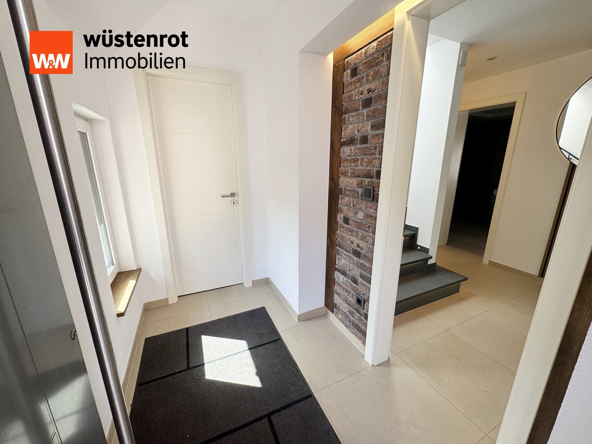 Immobilienangebot - Framersheim - Alle - +++FRAMERSHEIM: KELLERSTR.: KOMPLETT MODERNISIERTES EINFAMILEINHAUS MIT TERRASSE (OHNE GARTEN)+++