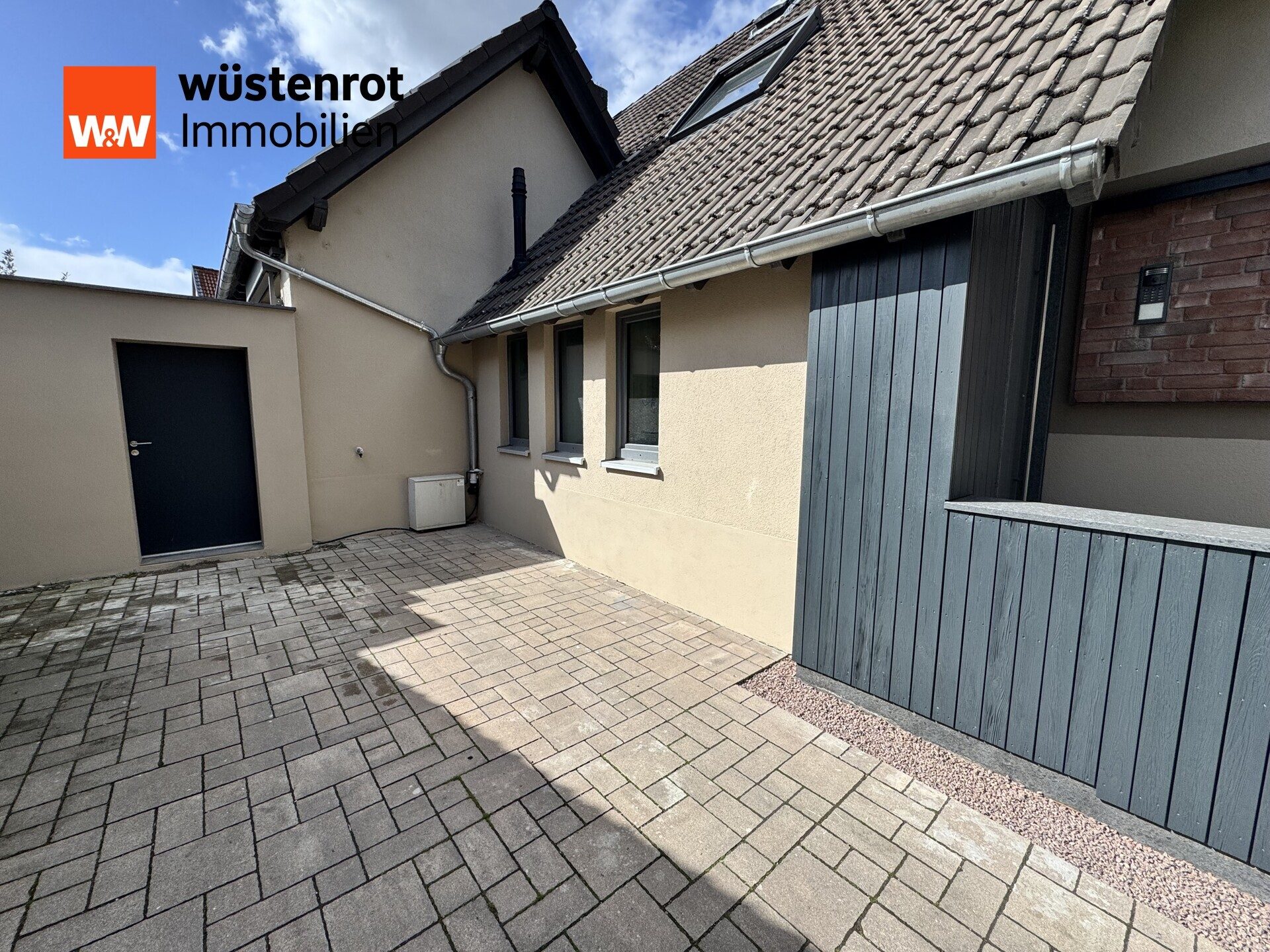 Immobilienangebot - Framersheim - Alle - +++FRAMERSHEIM: KELLERSTR.: KOMPLETT MODERNISIERTES EINFAMILEINHAUS MIT TERRASSE (OHNE GARTEN)+++