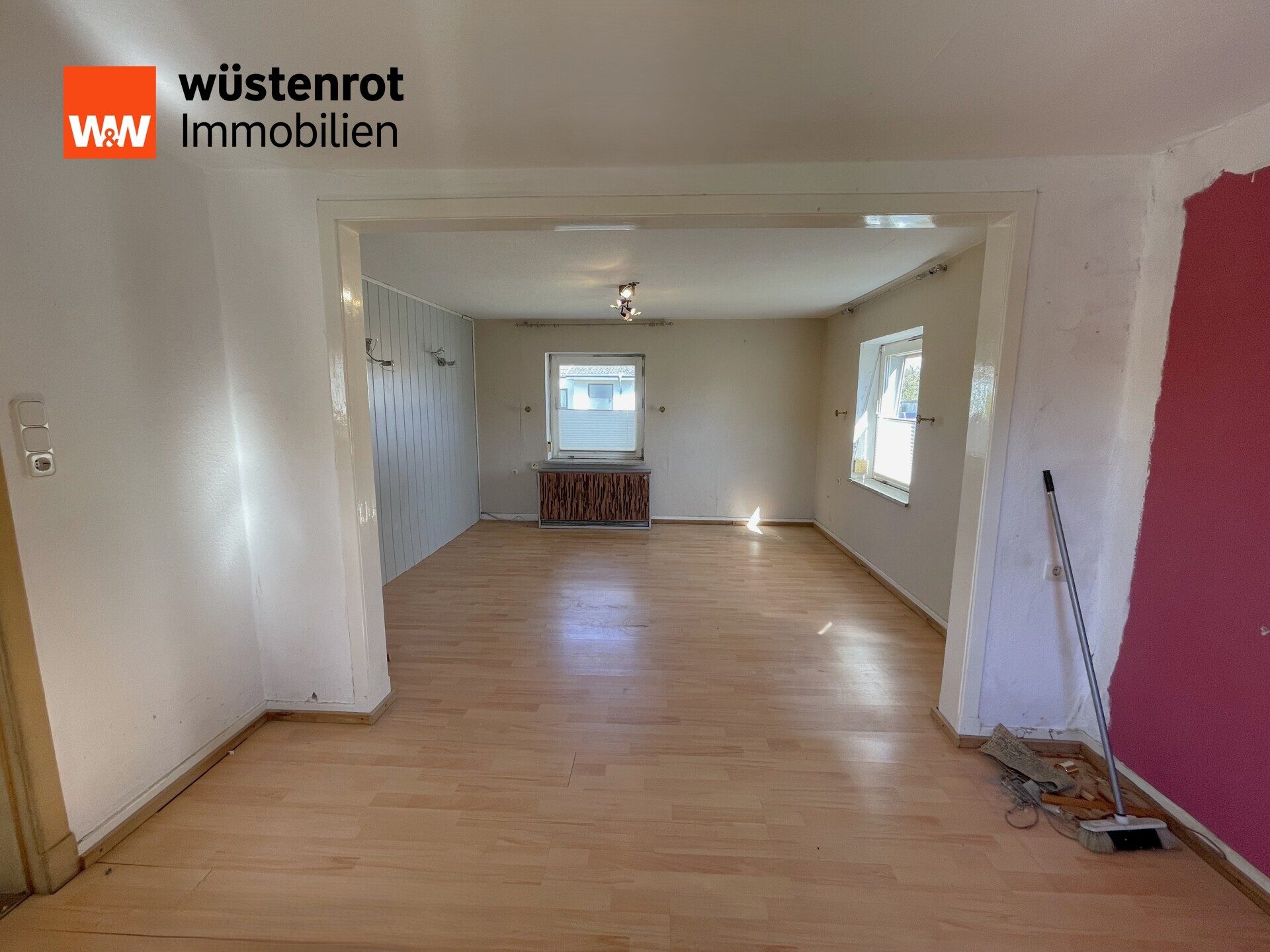 Immobilienangebot - Lübeck - Alle - Großzügiges Grundstück mit Entwicklungspotenzial – kleine Doppelhaushälfte in Lübeck-Kücknitz