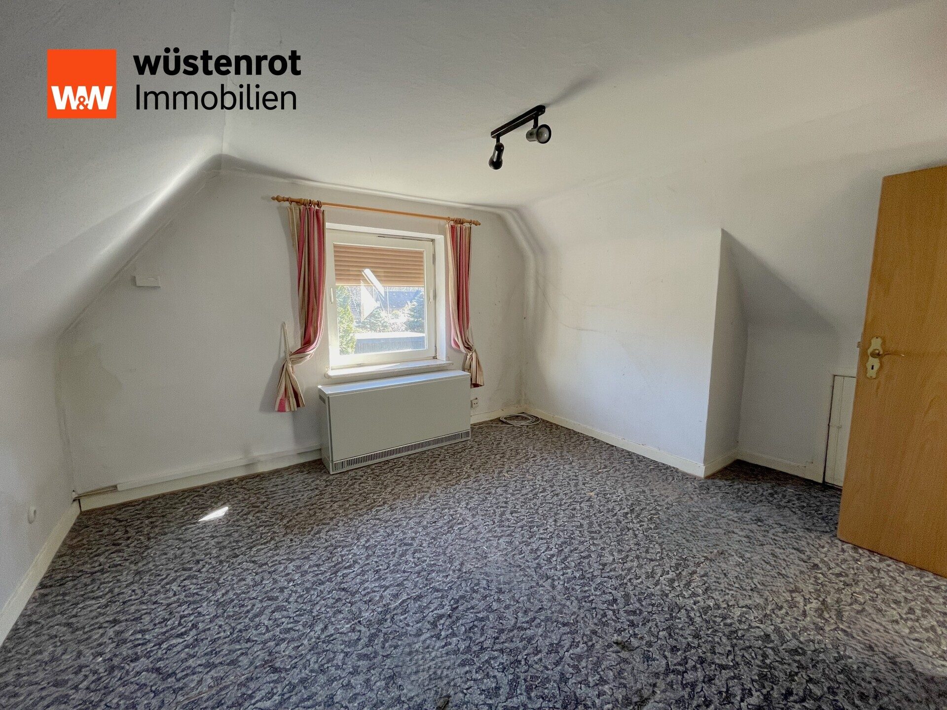 Immobilienangebot - Lübeck - Alle - Großzügiges Grundstück mit Entwicklungspotenzial – kleine Doppelhaushälfte in Lübeck-Kücknitz