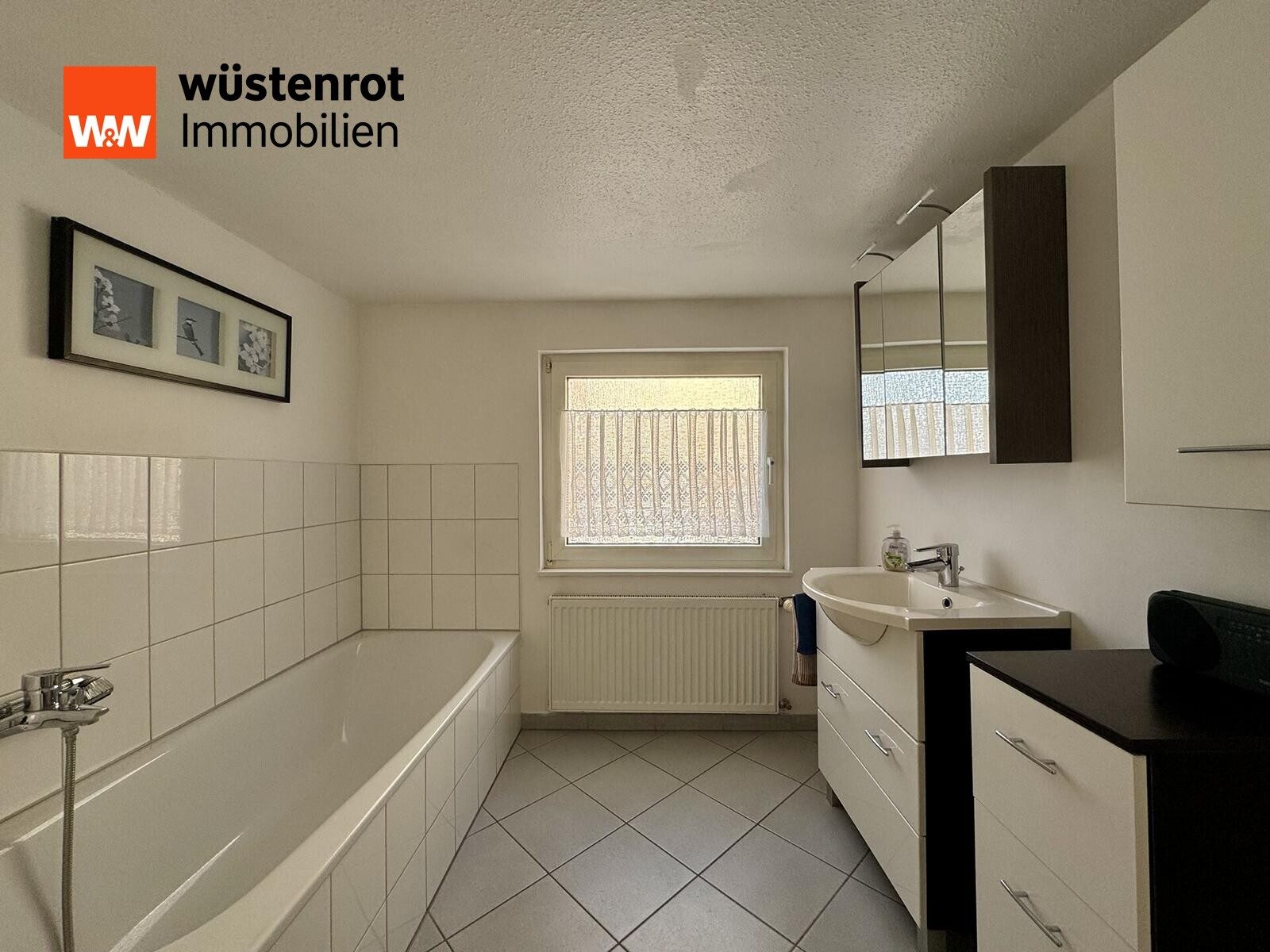 Immobilienangebot - Kelsterbach - Alle - Kelsterbach: Zwei getrennte Objekte auf einem Grundstück. Tradition von 1900 trifft Moderne von 1992